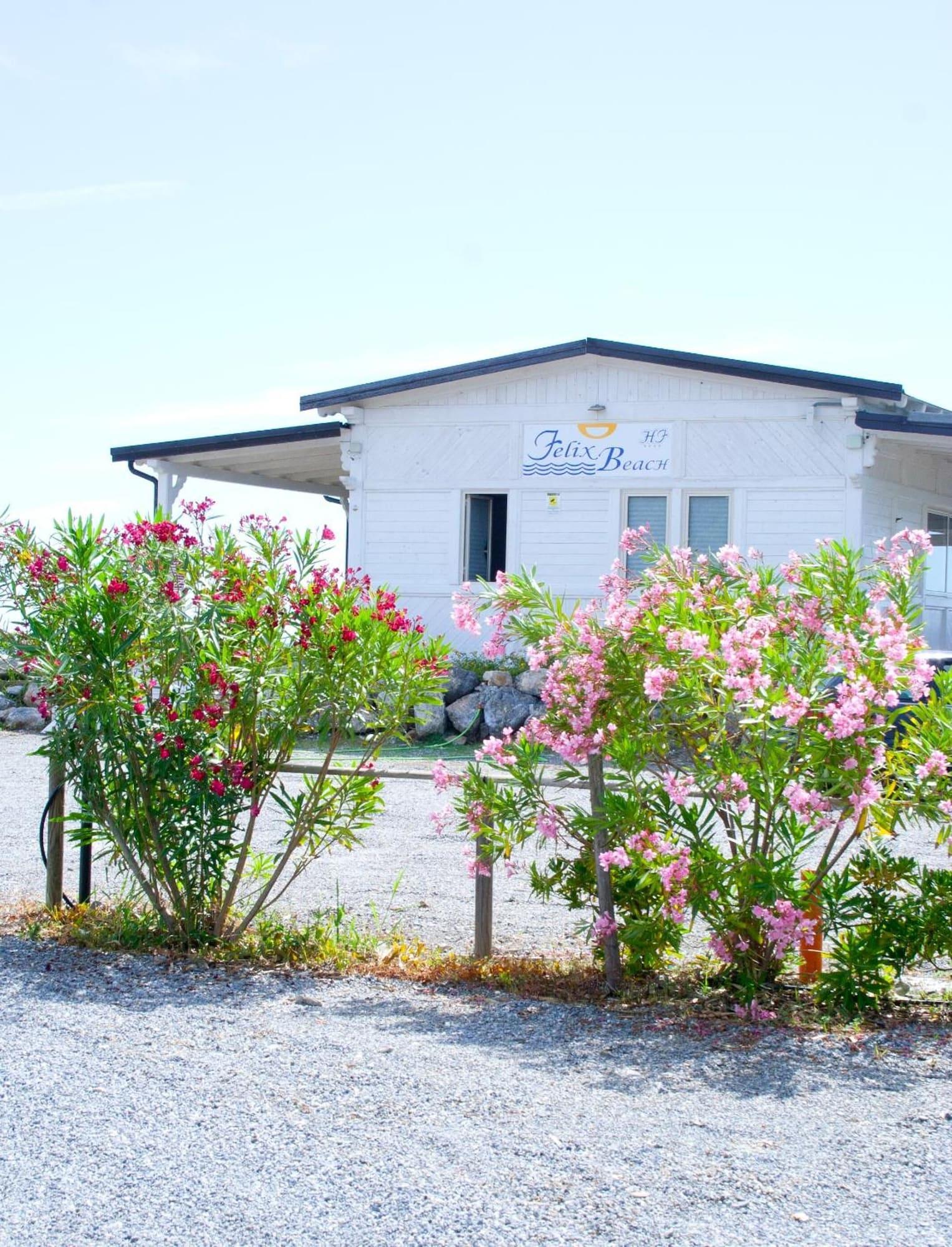 Vista Exterior Hotel Felix