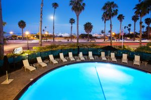 Alojamiento - West Beach Inn, a Coast Hotel