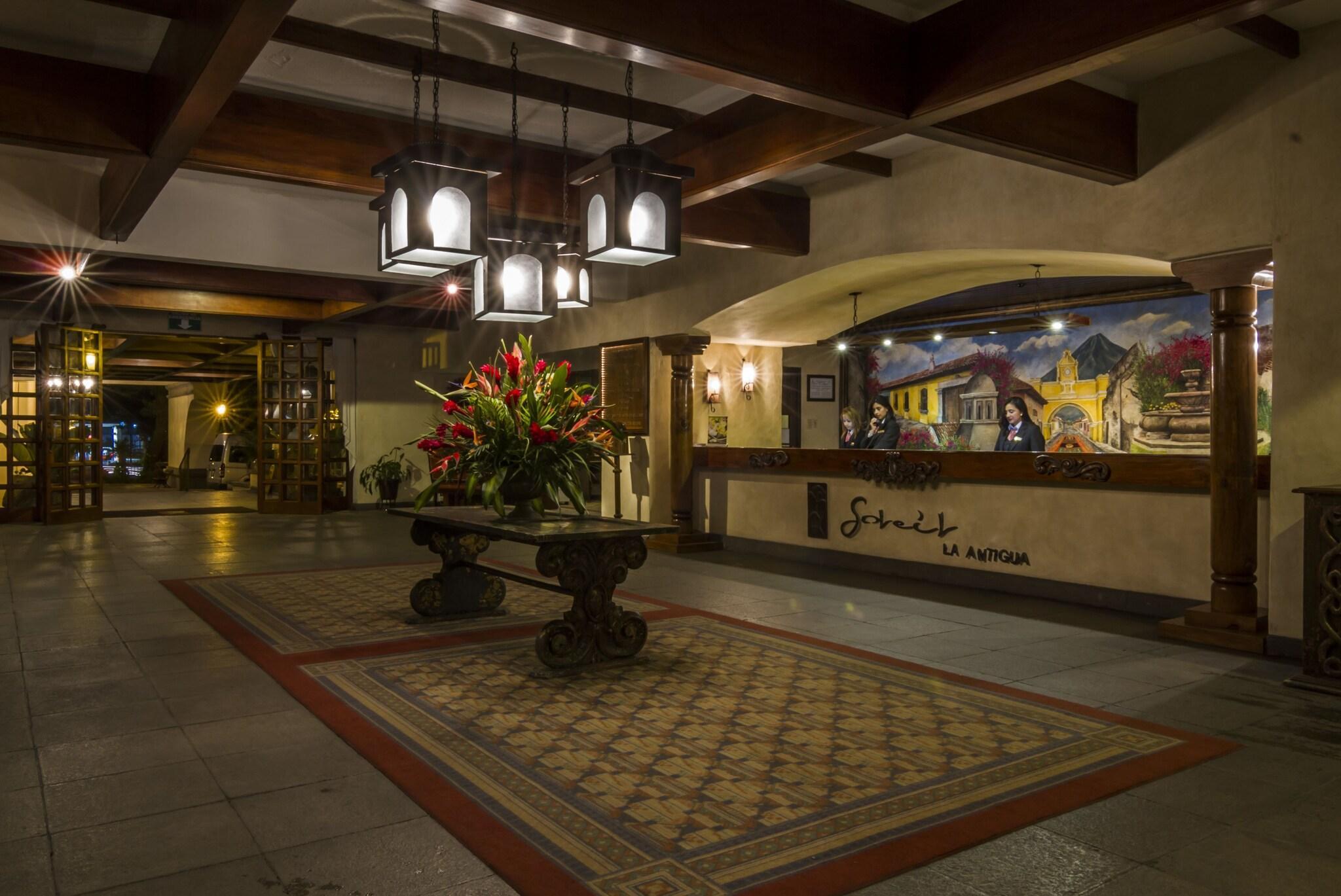 Vista Lobby Hotel Soleil La Antigua