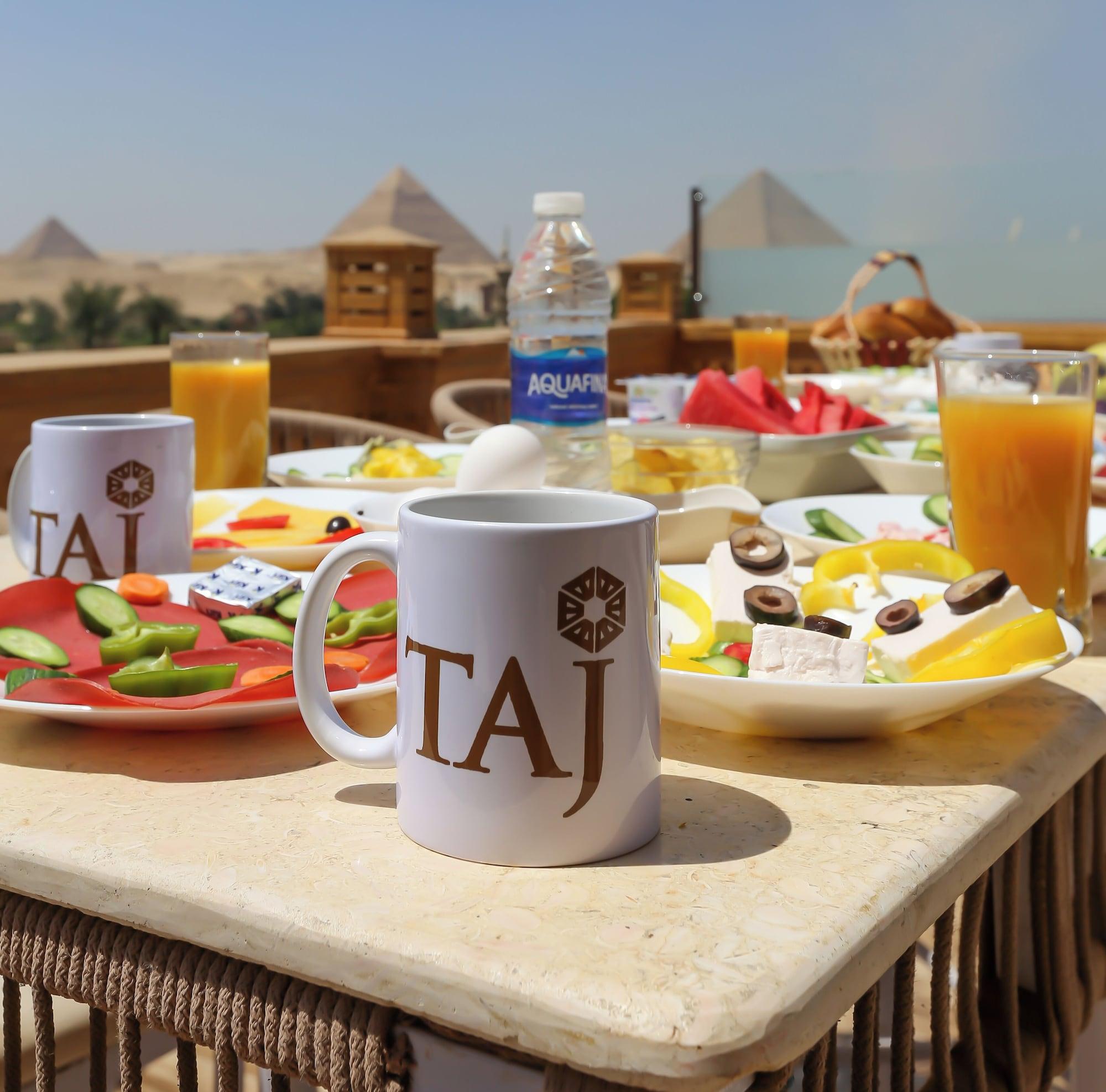 Restaurant Taj pyramids view inn