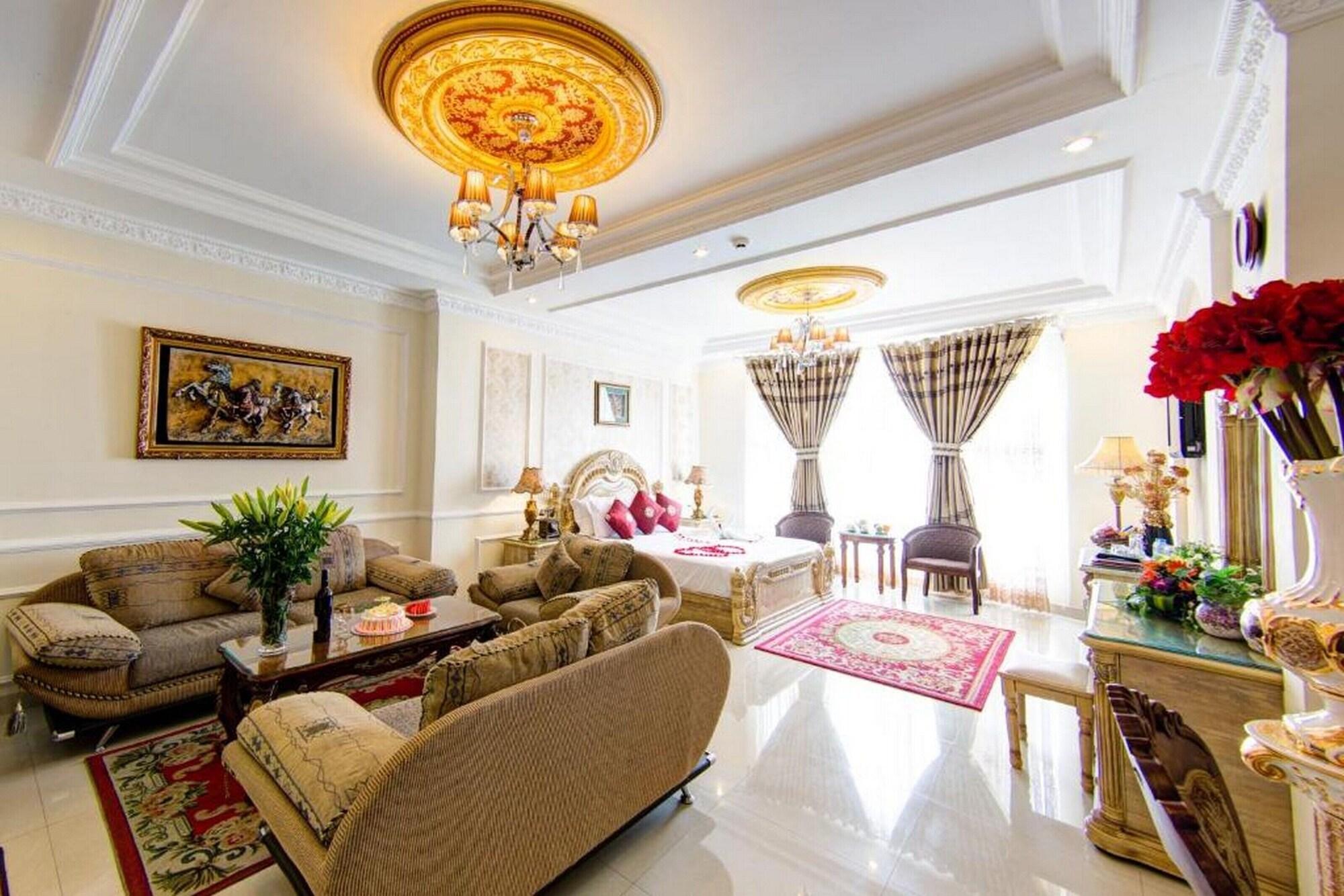 Varios Louis Hotel