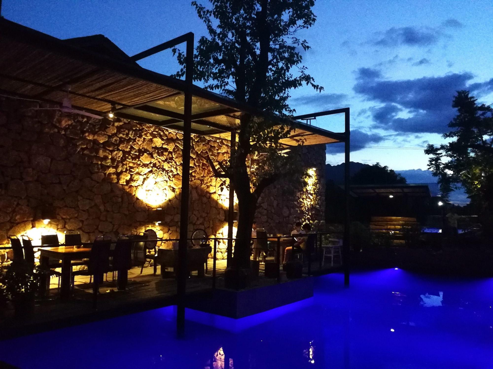 Bar/Salón Tian's Resort