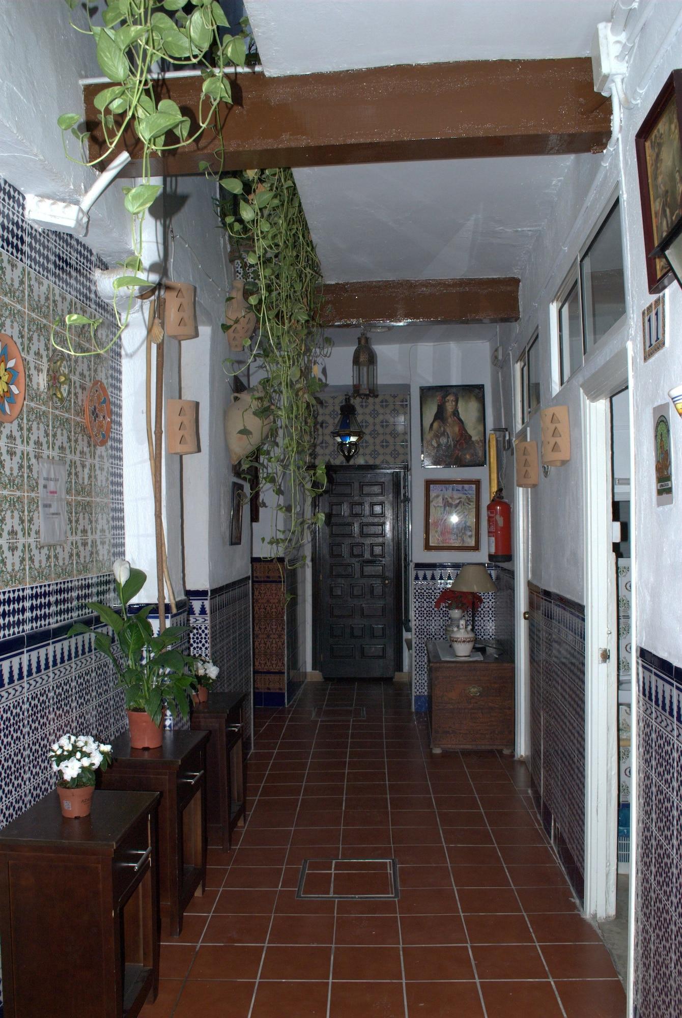 Varios Pension Santa Maria La Blanca