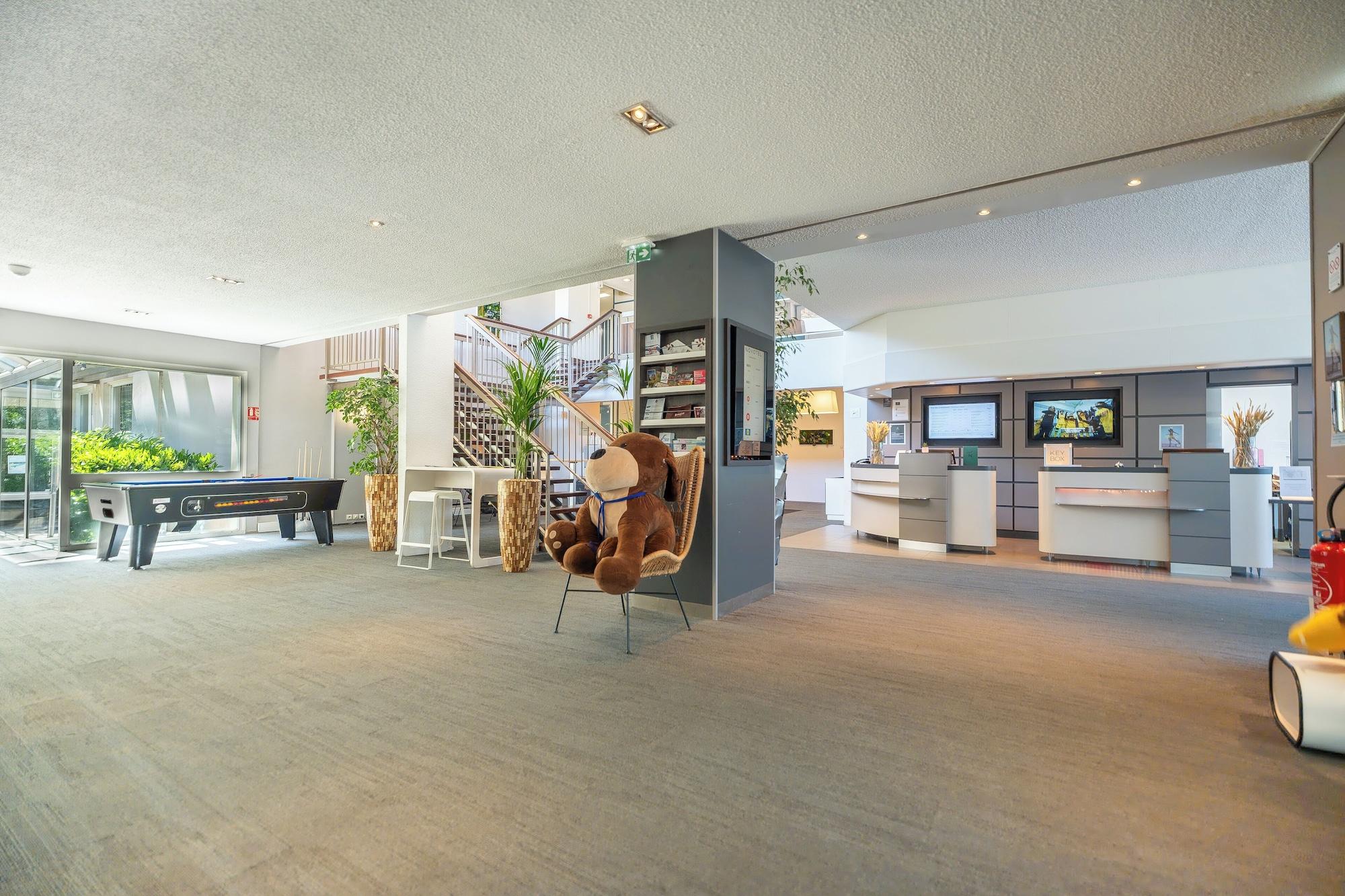 Vista Lobby Novotel Poissy Orgeval