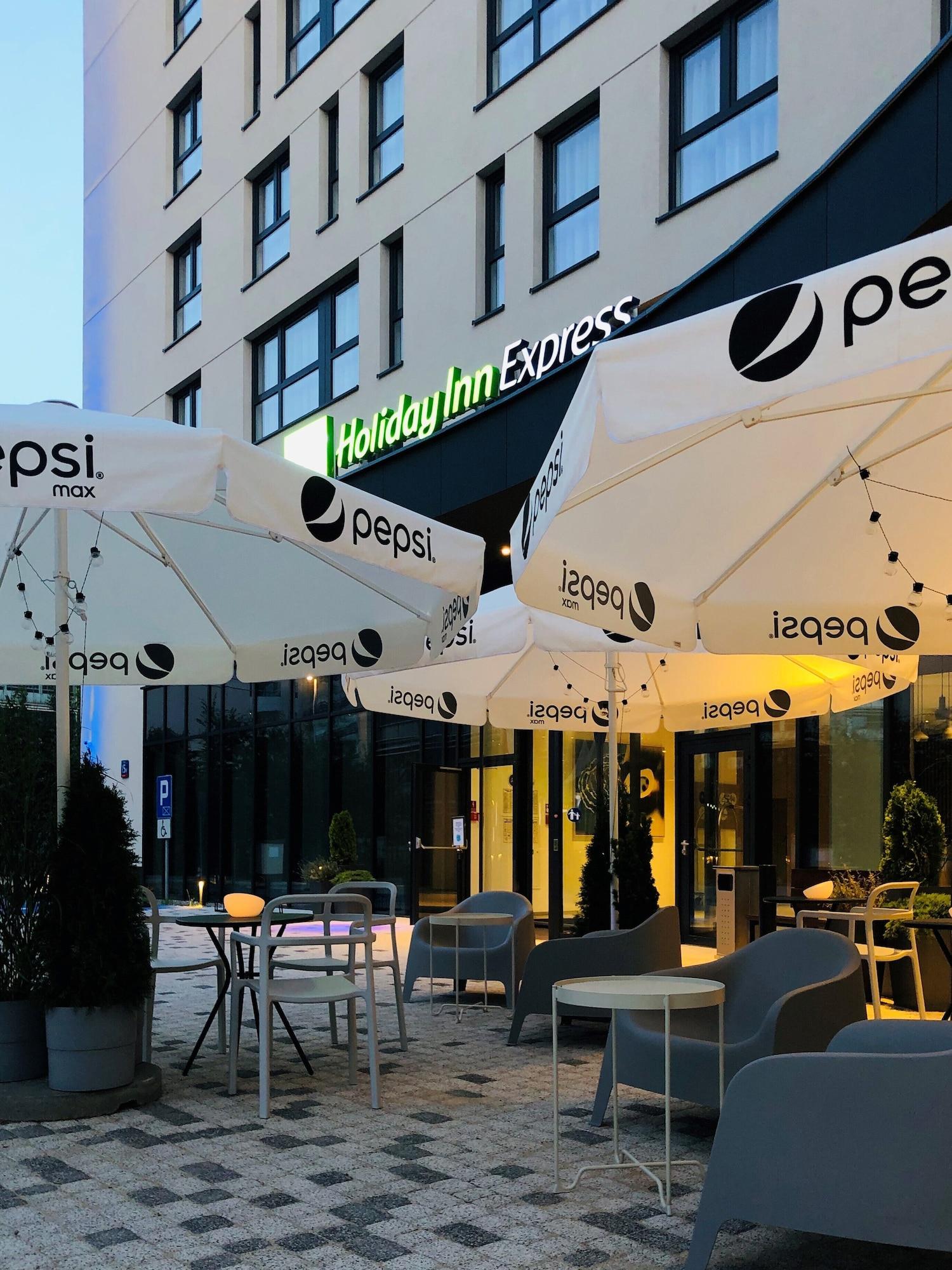 Vista Exterior Holiday Inn Express Warsaw - Mokotow by IHG