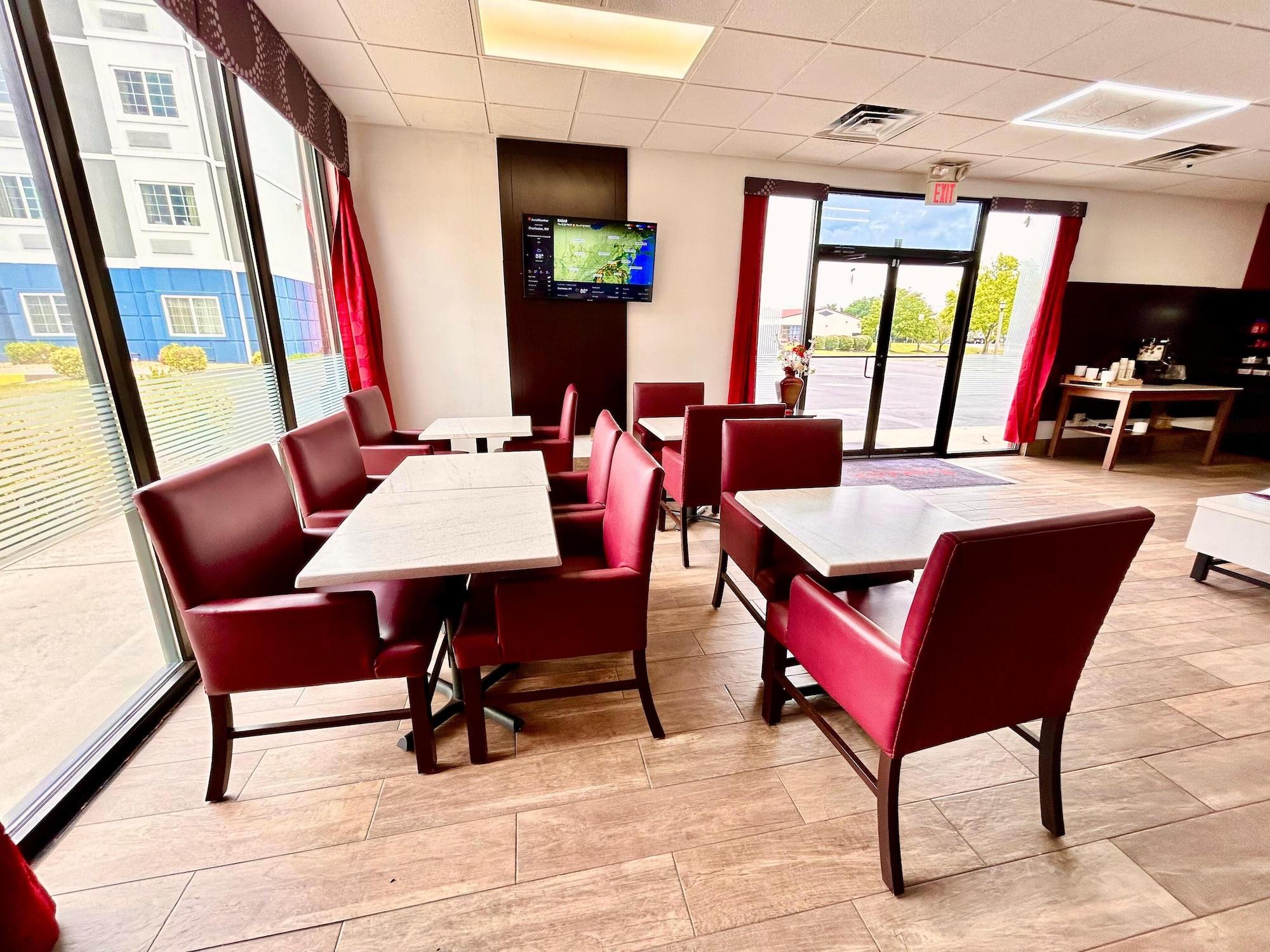 Vista Lobby Ramada by Wyndham Harrisonburg