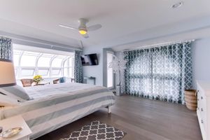 Alquiler Vacacional - Right On The Beach! Exquisitely Remodeled 3BR/3BA . Perfect For Families.