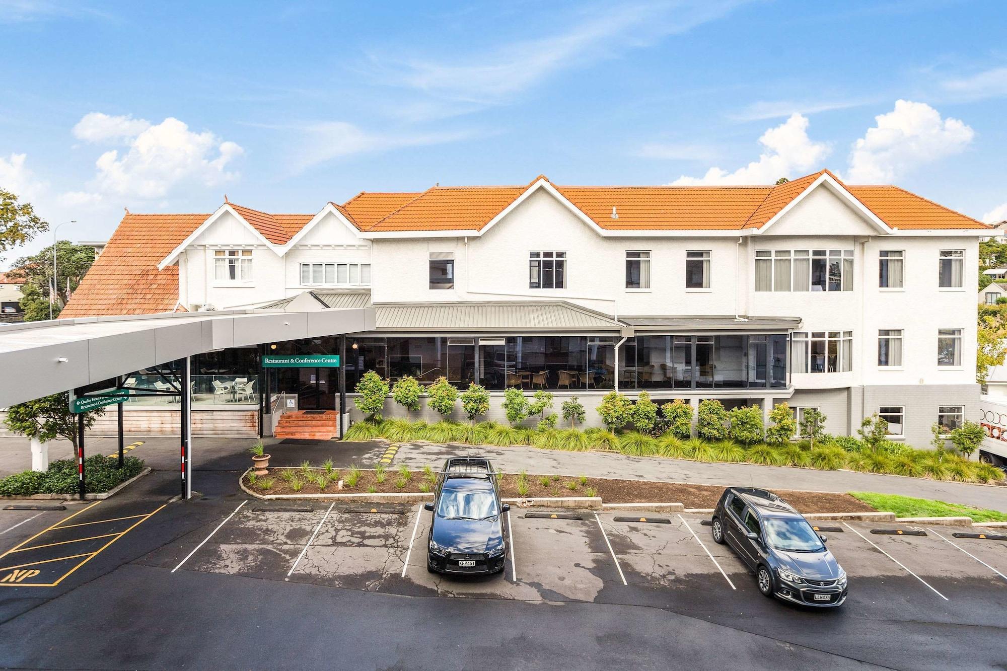 Vista Exterior The Parnell Hotel & Conference Centre