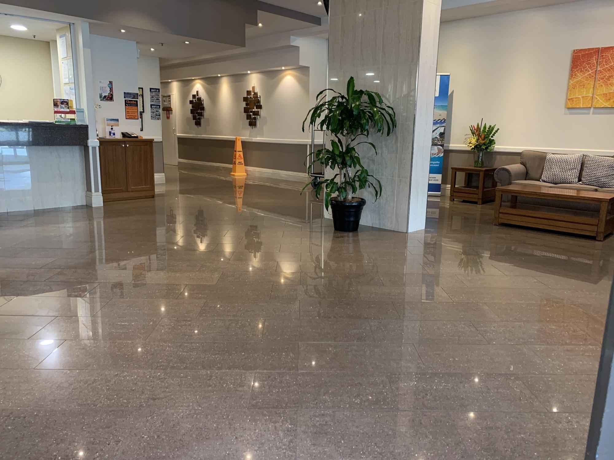Vista Lobby Ocean Plaza Resort