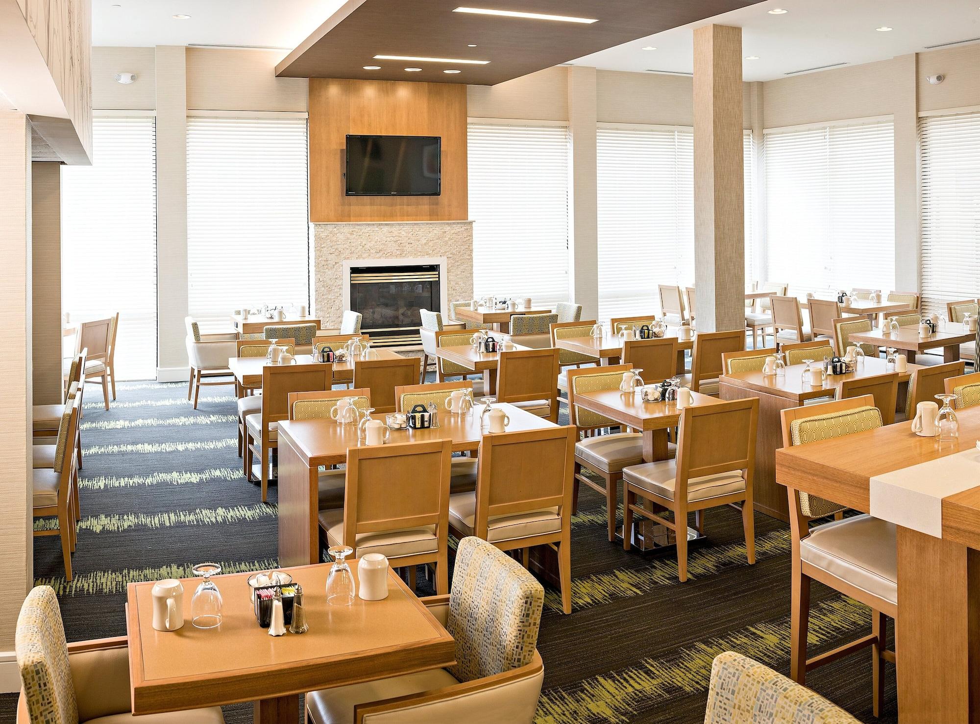 Restaurant Holiday Inn Salem - I-93 at Exit 2 by IHG