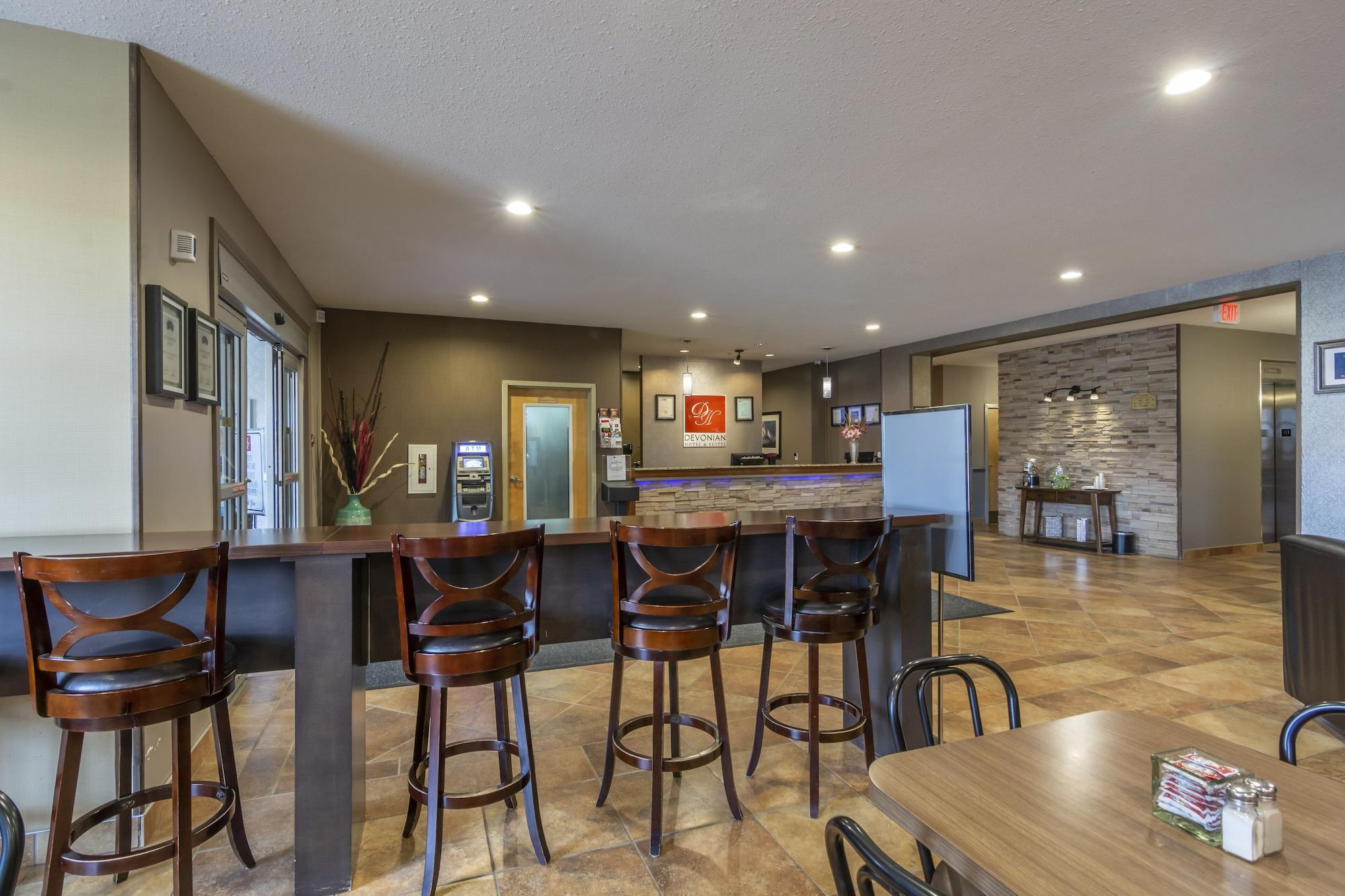 Bar/Salón Devonian Hotel & Suites