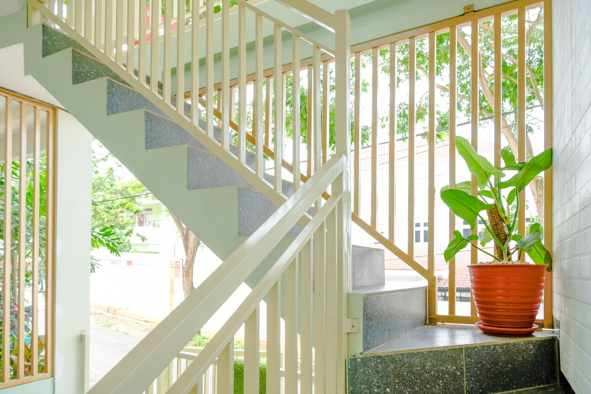 Varios OYO 2376 Tiara Residence Syariah