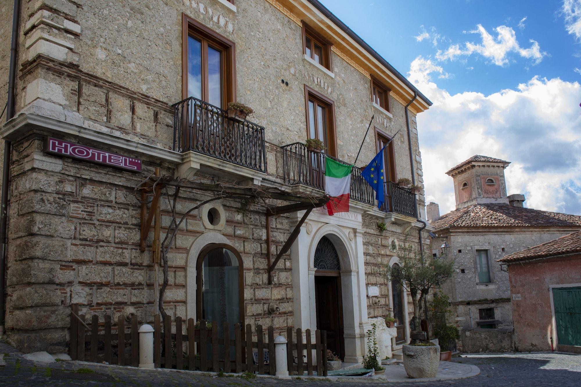 Vista Exterior Villa Cosilinum