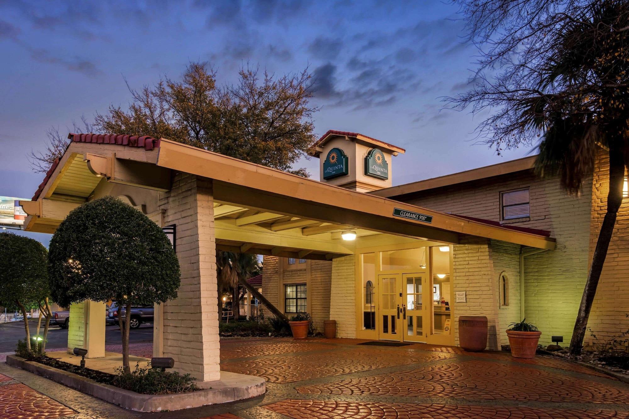 Vista Exterior La Quinta Inn By Wyndham IH-10 West San Antonio TX