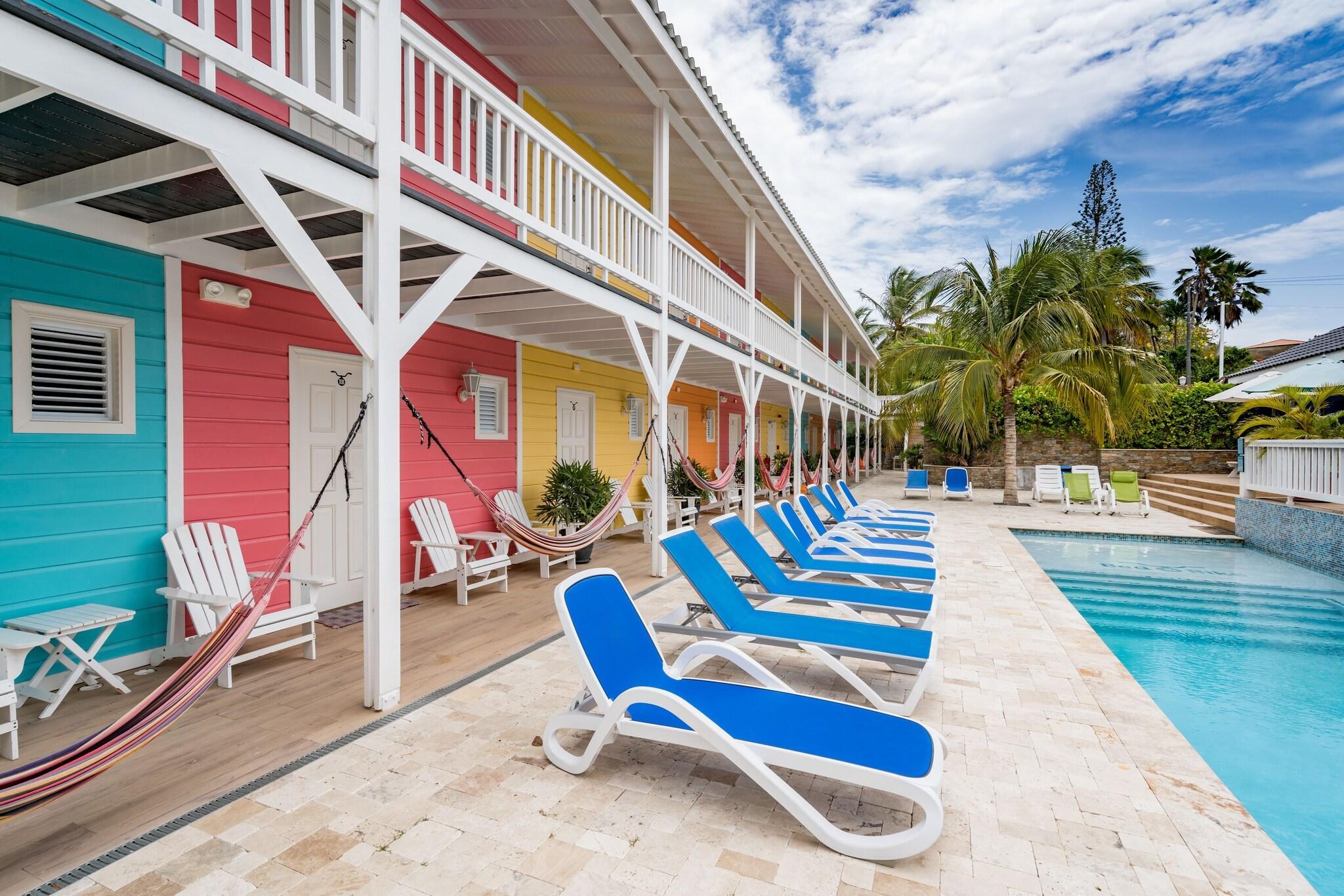 Vista Piscina Bed & Bike Curacao - Jan Thiel