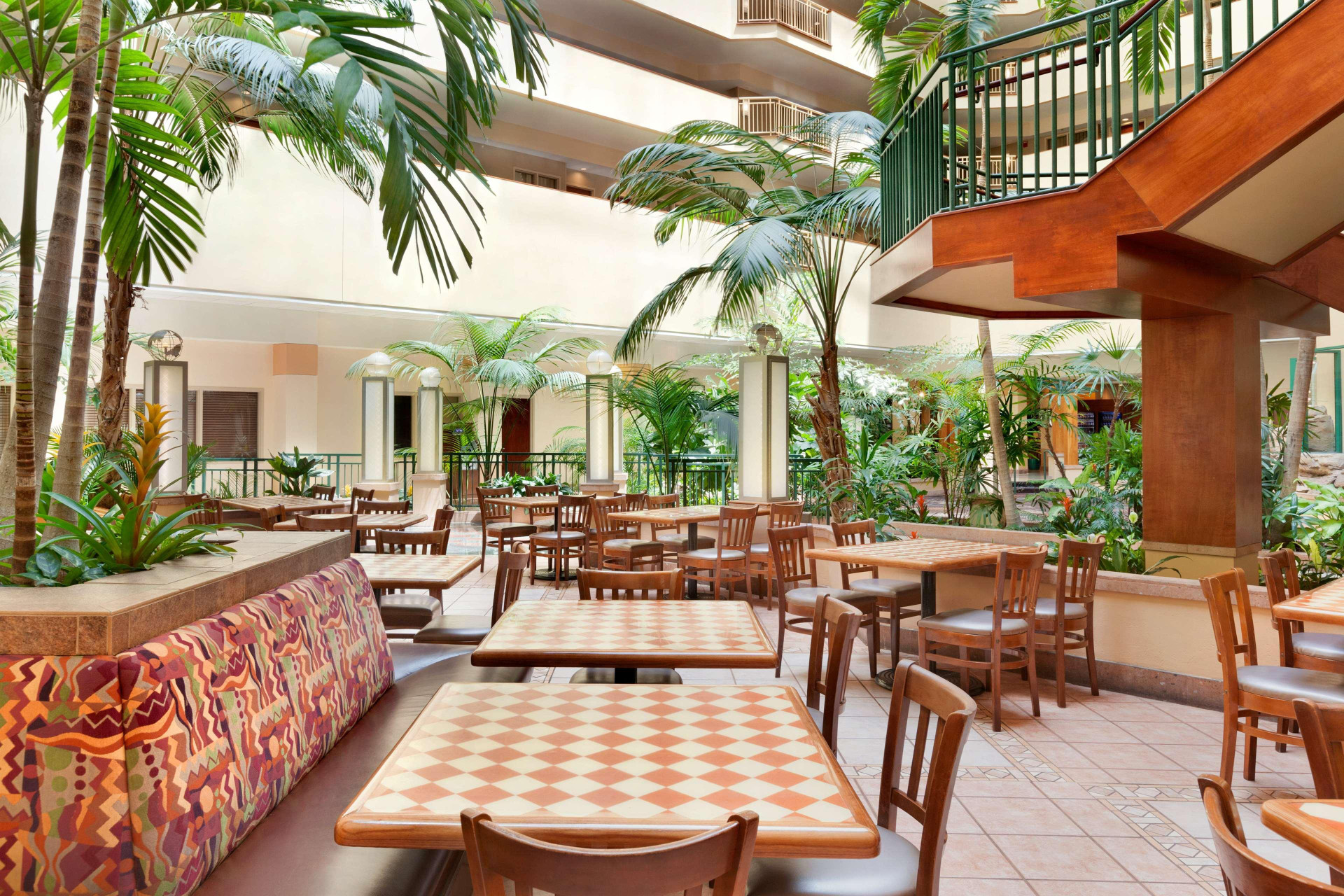 Restaurante Embassy Suites by Hilton Tampa USF Near Busch Gardens