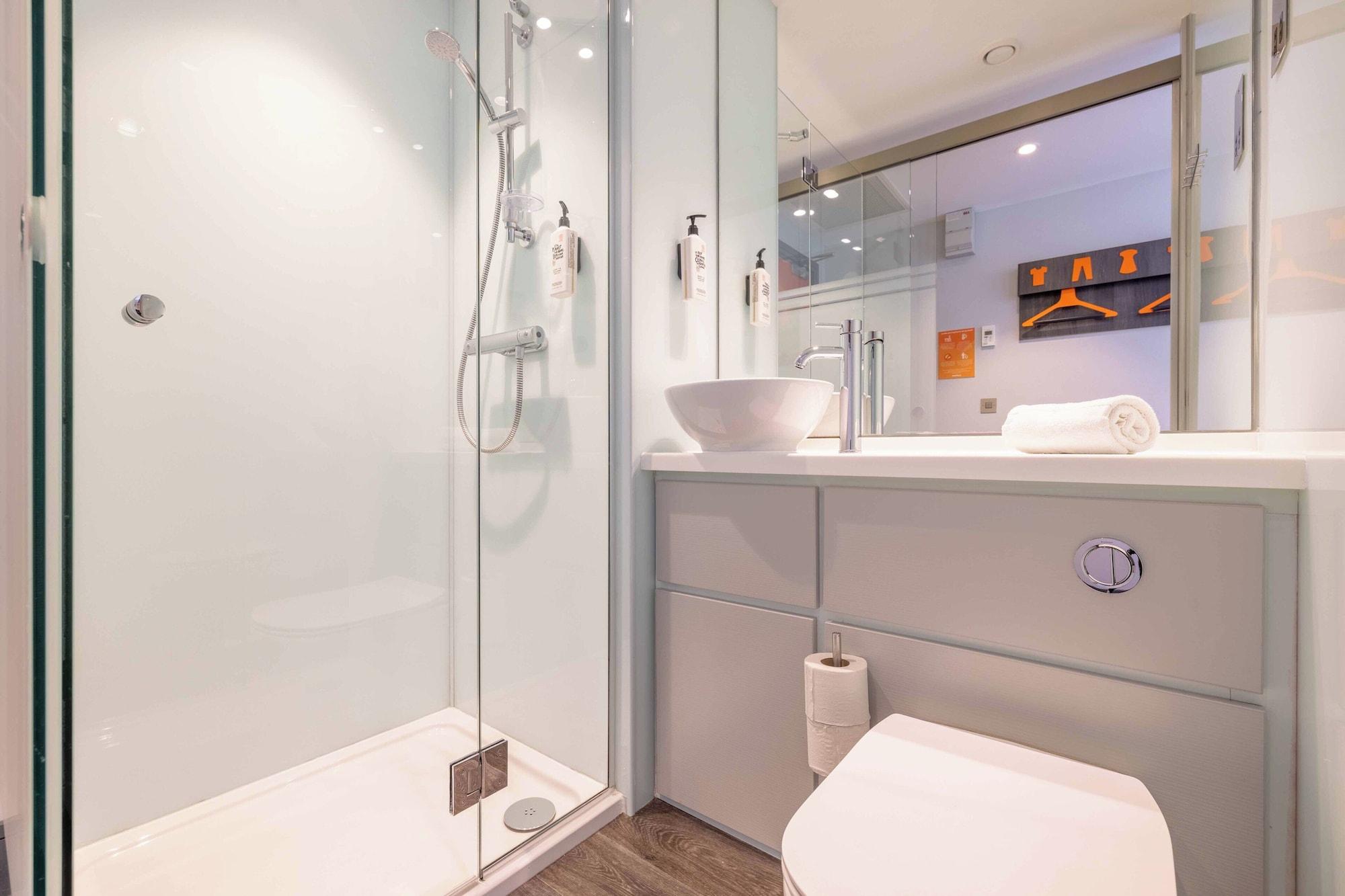 Equipamiento de Habitación easyHotel Belfast