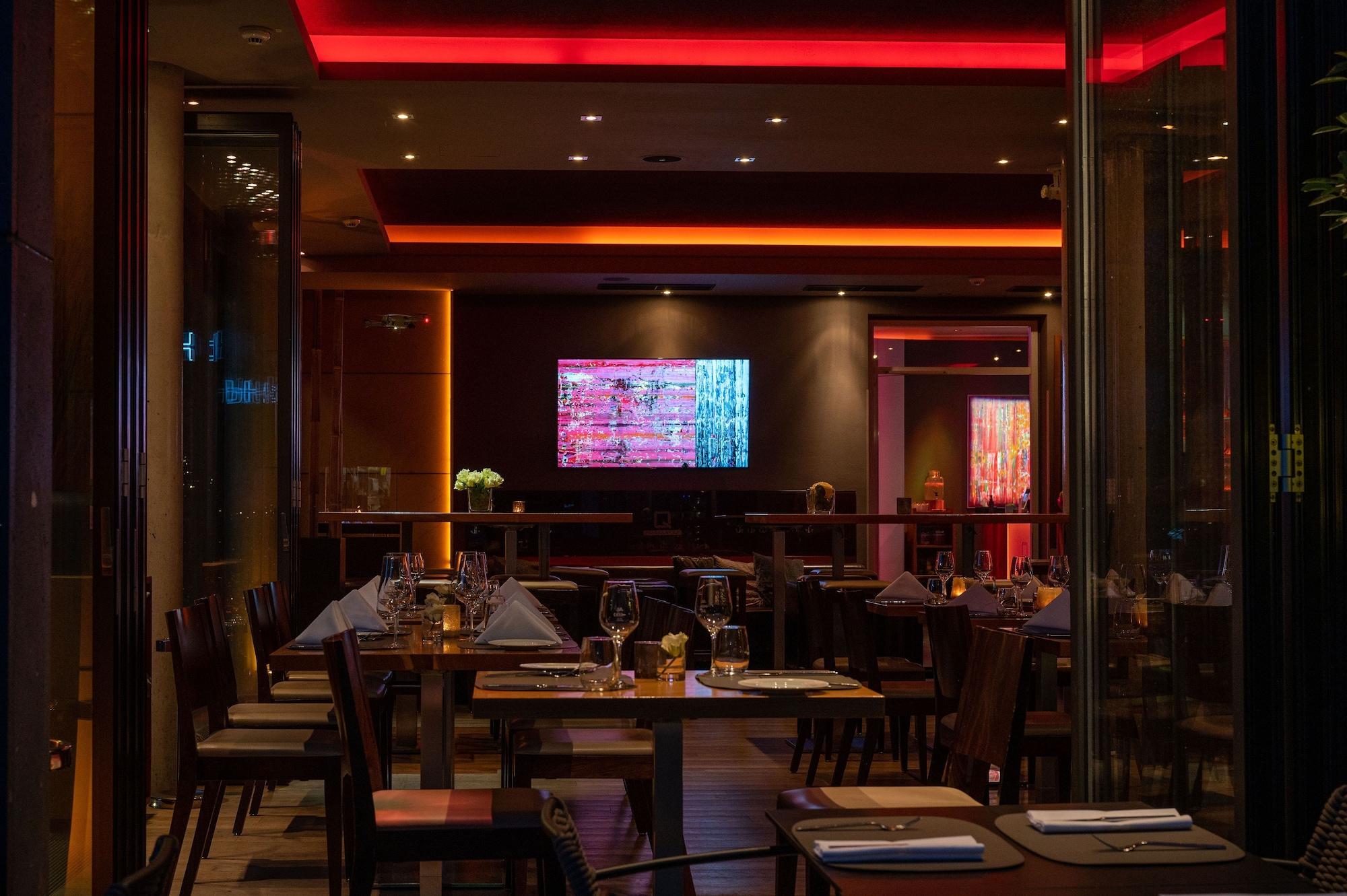 Bar/Salón Qube Hotel Bergheim