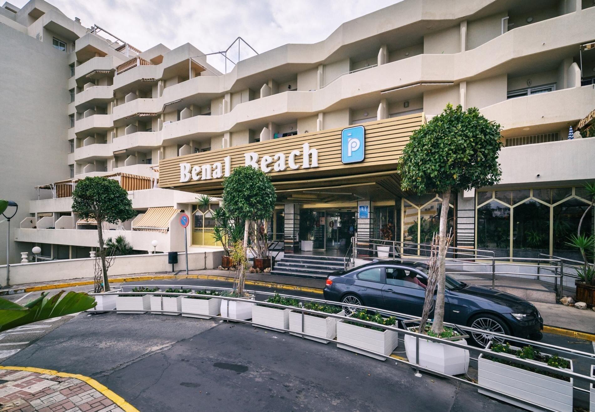 Vista Exterior Benal Beach 121 - Modern First Line Beach 2BR Apartment in Benal Beach Resort.