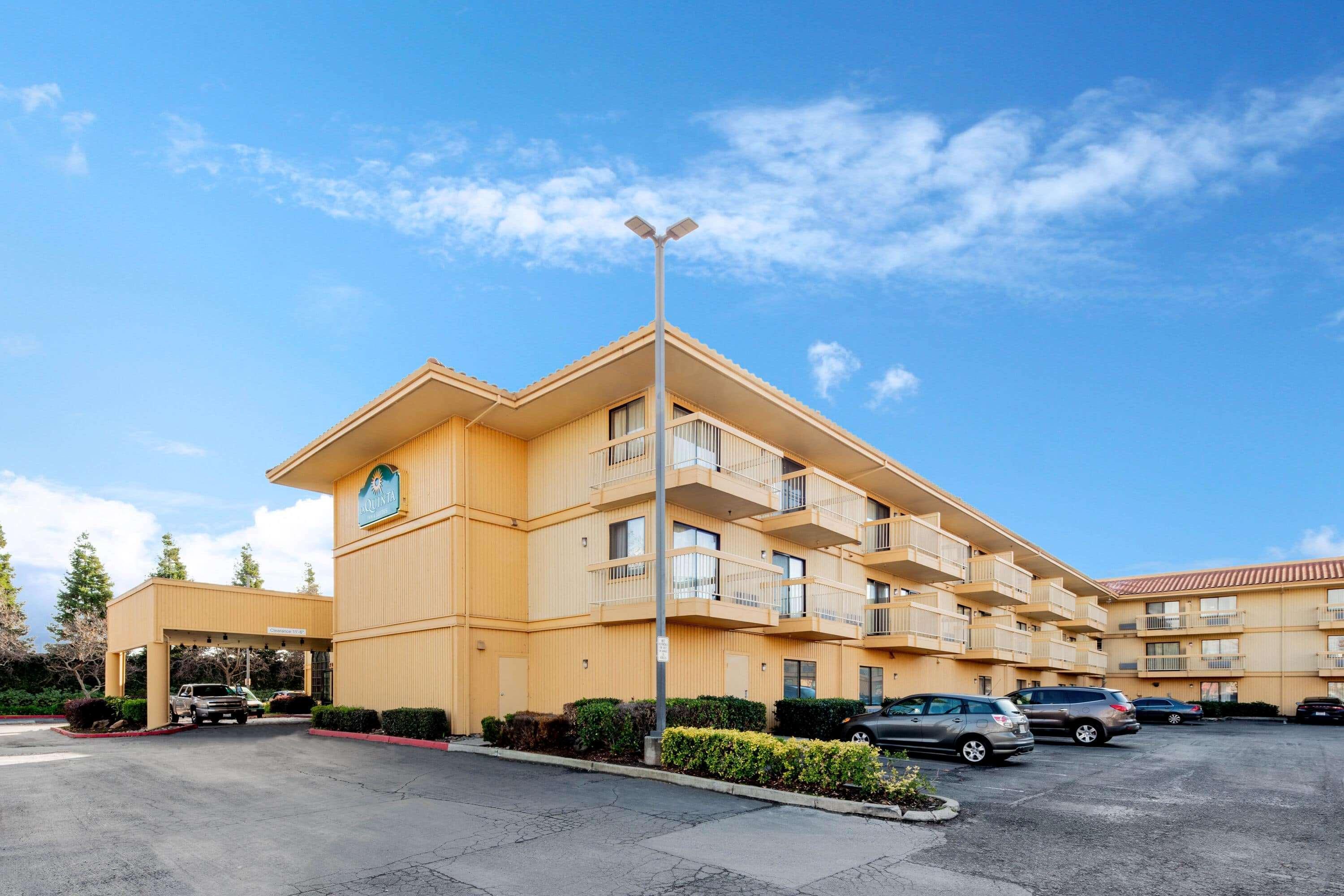 Vista Exterior La Quinta Inn & Suites Hayward-Oakland Airport