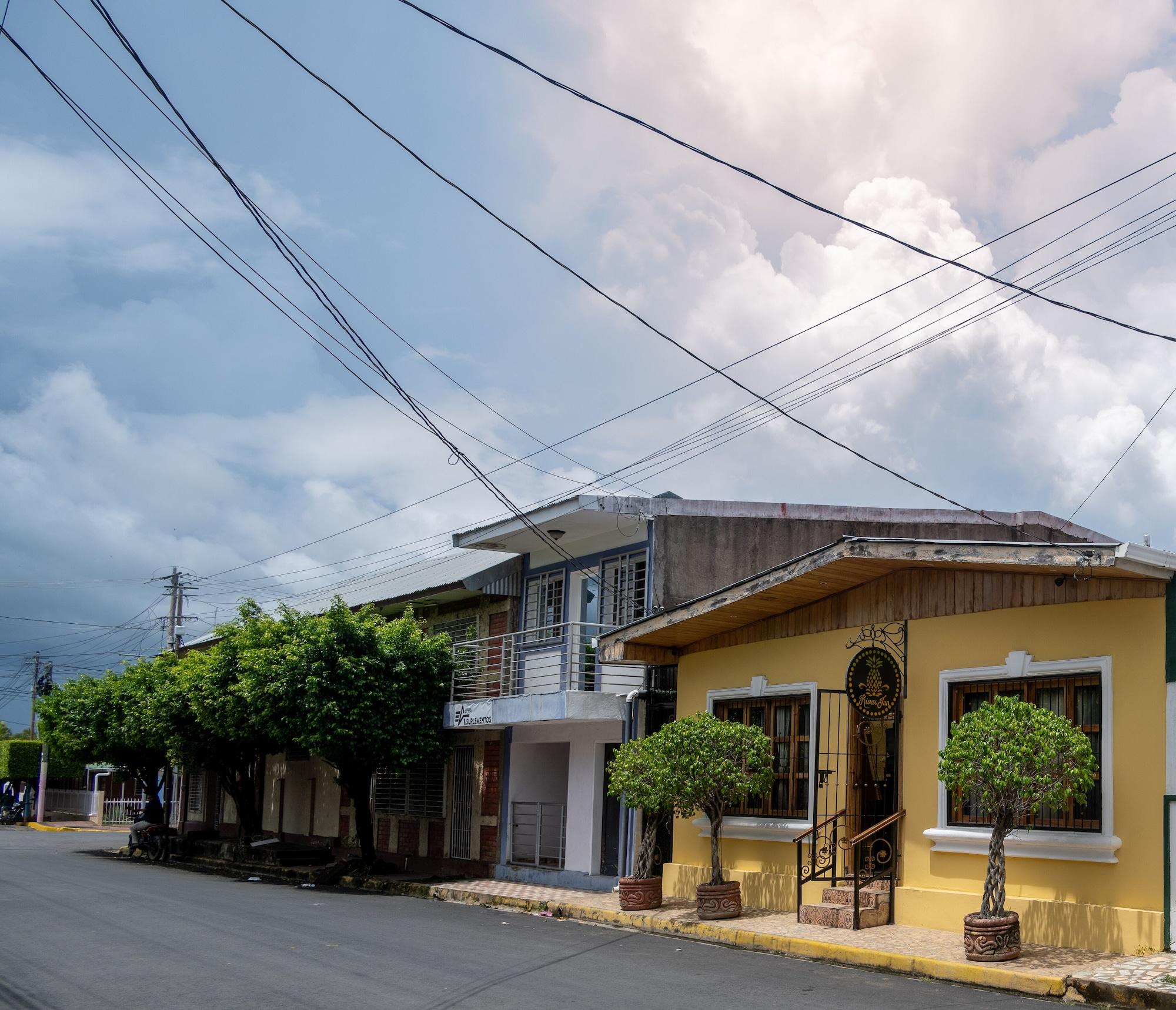 Varios Rivas Inn