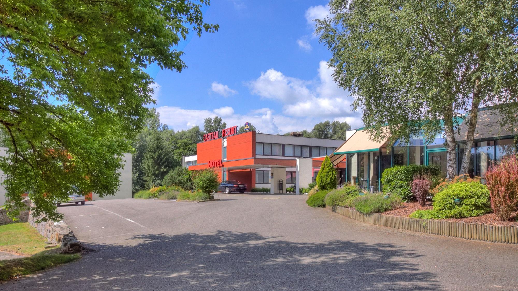 Vista Exterior Hotel & Aparthotel Casteau Resort Mons