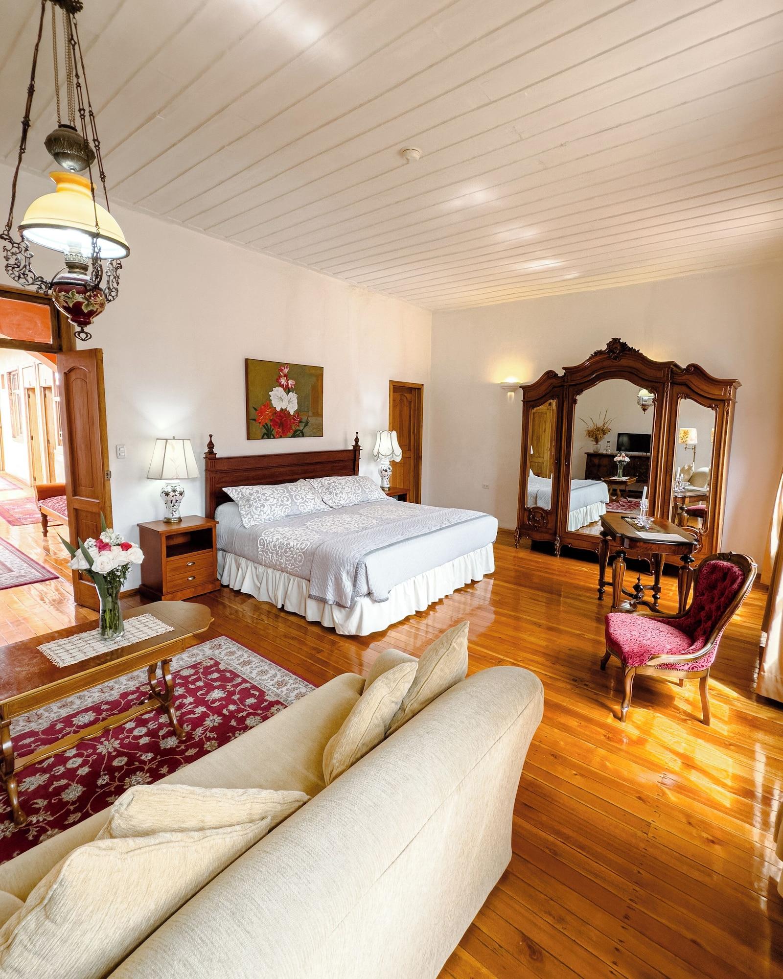 Varios Casa Montalvo Bed & Breakfast
