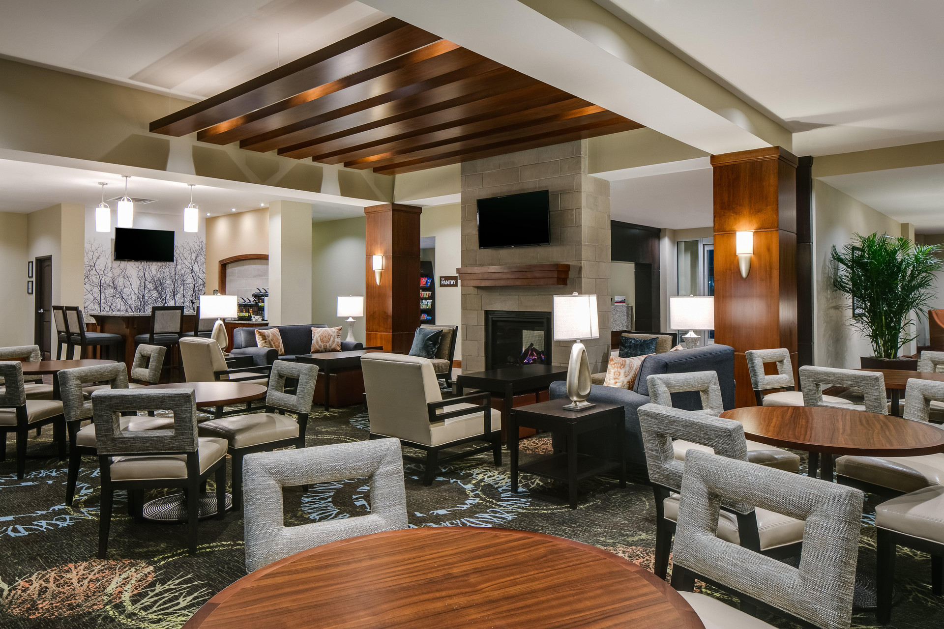 Vista Exterior Staybridge Suites Des Moines Downtown by IHG