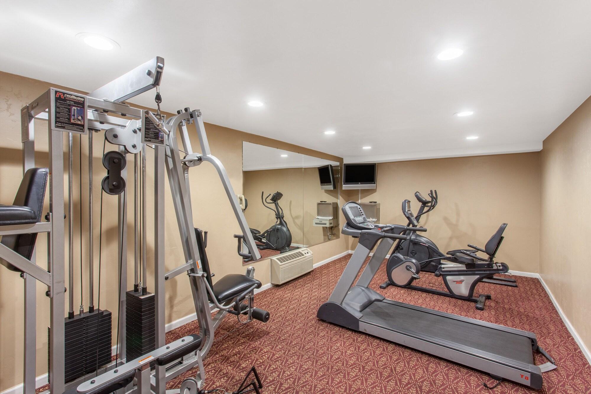 Gimnasio Ramada by Wyndham Fresno North