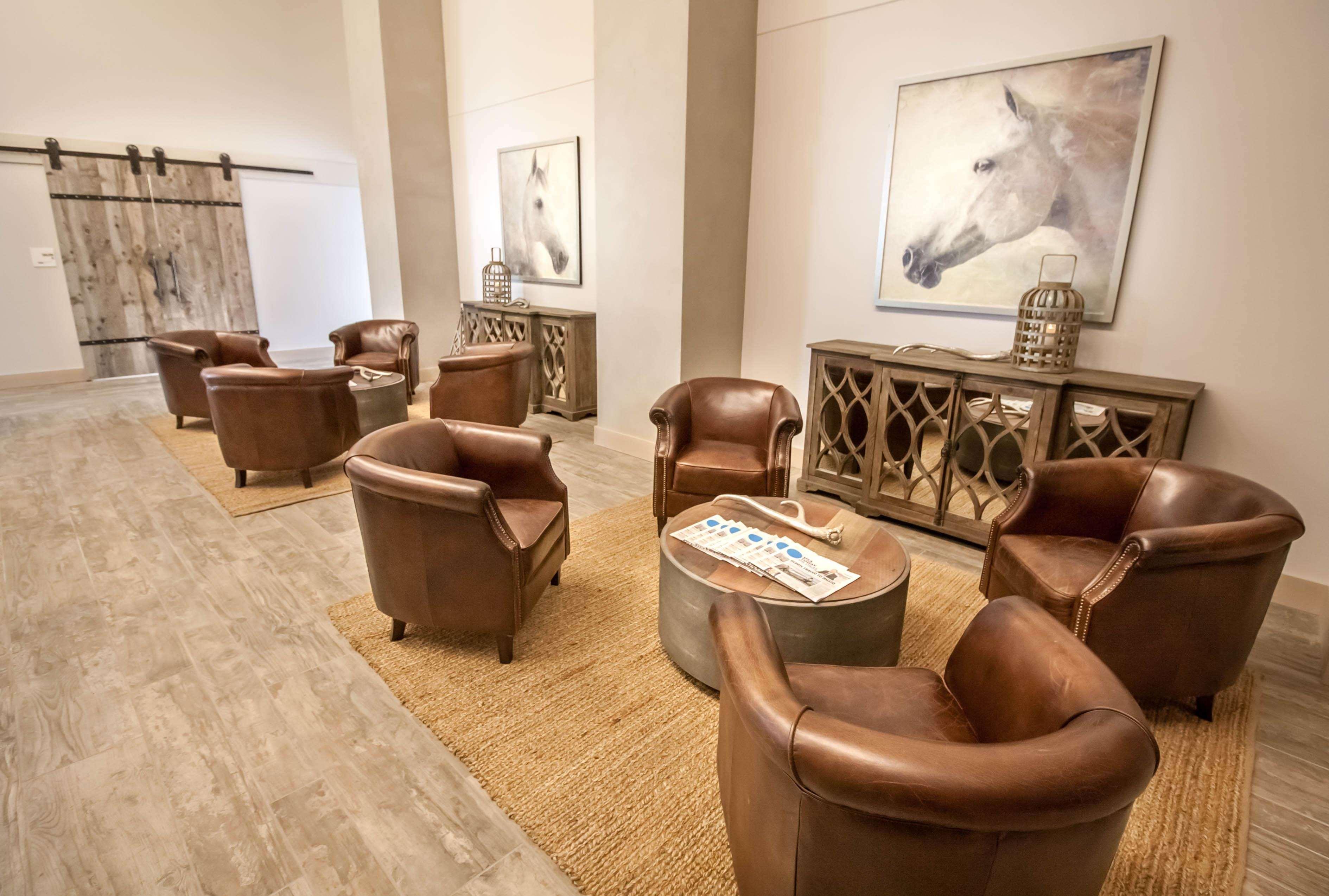 Vista Lobby Hotel Renovo Des Moines Urbandale,Tapestry Collection Hilton