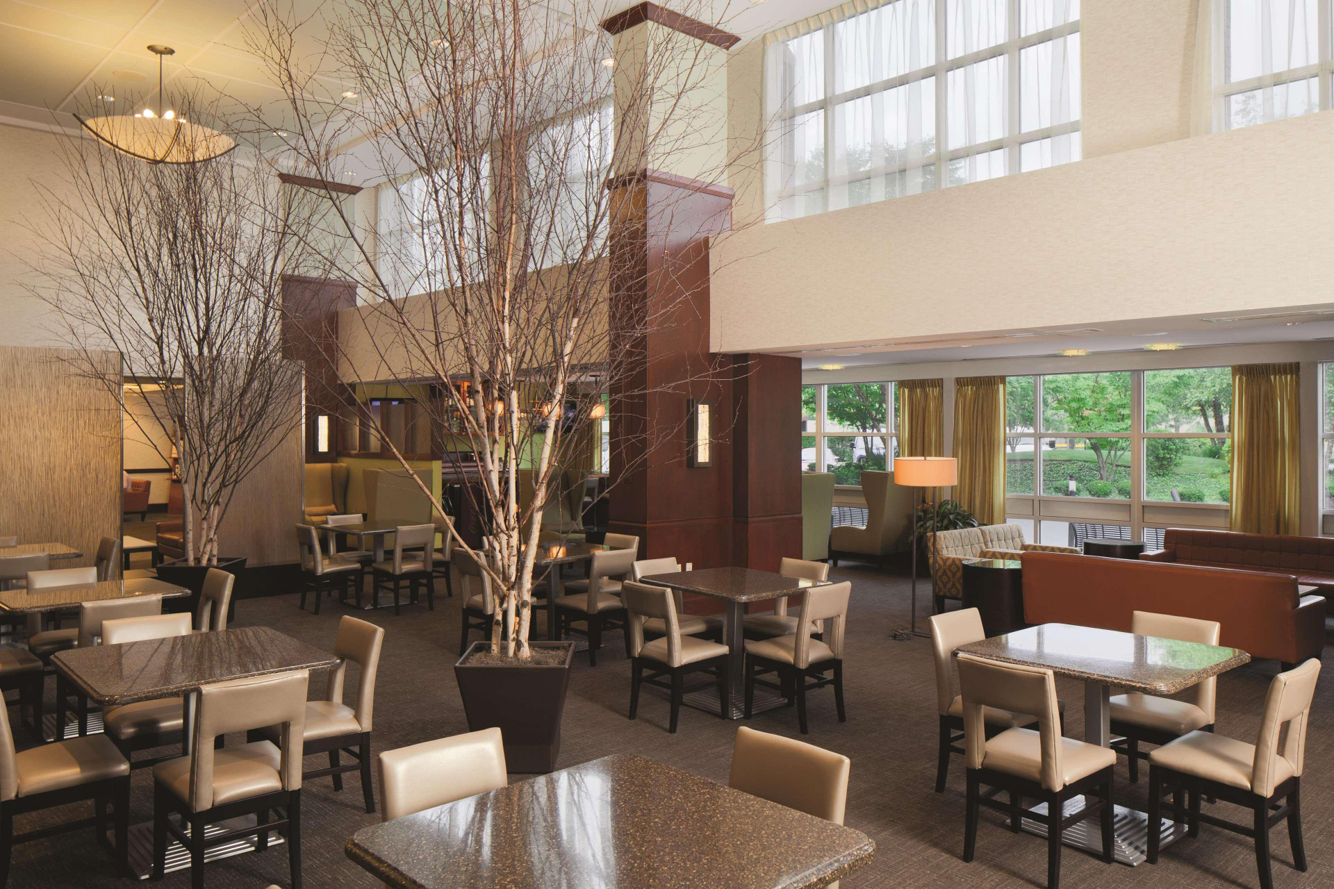 Vista Lobby DoubleTree by Hilton Hotel Boston Bayside
