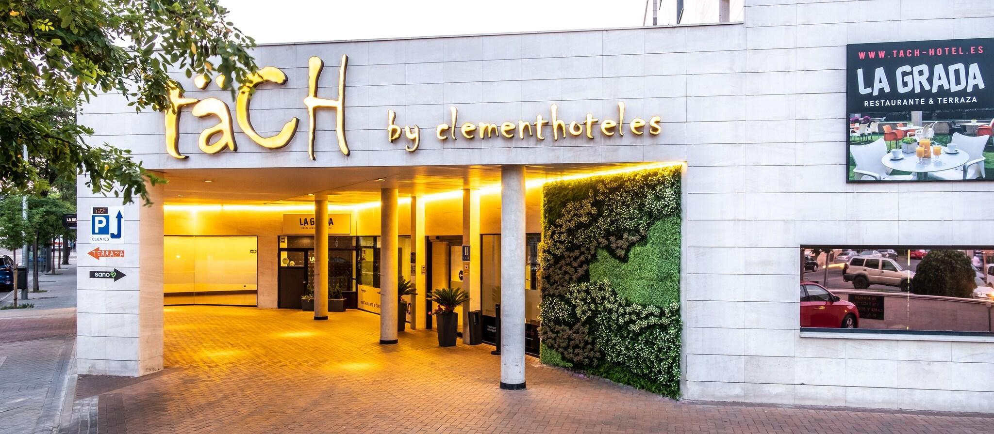 Vista Exterior Hotel Tach Madrid Airport