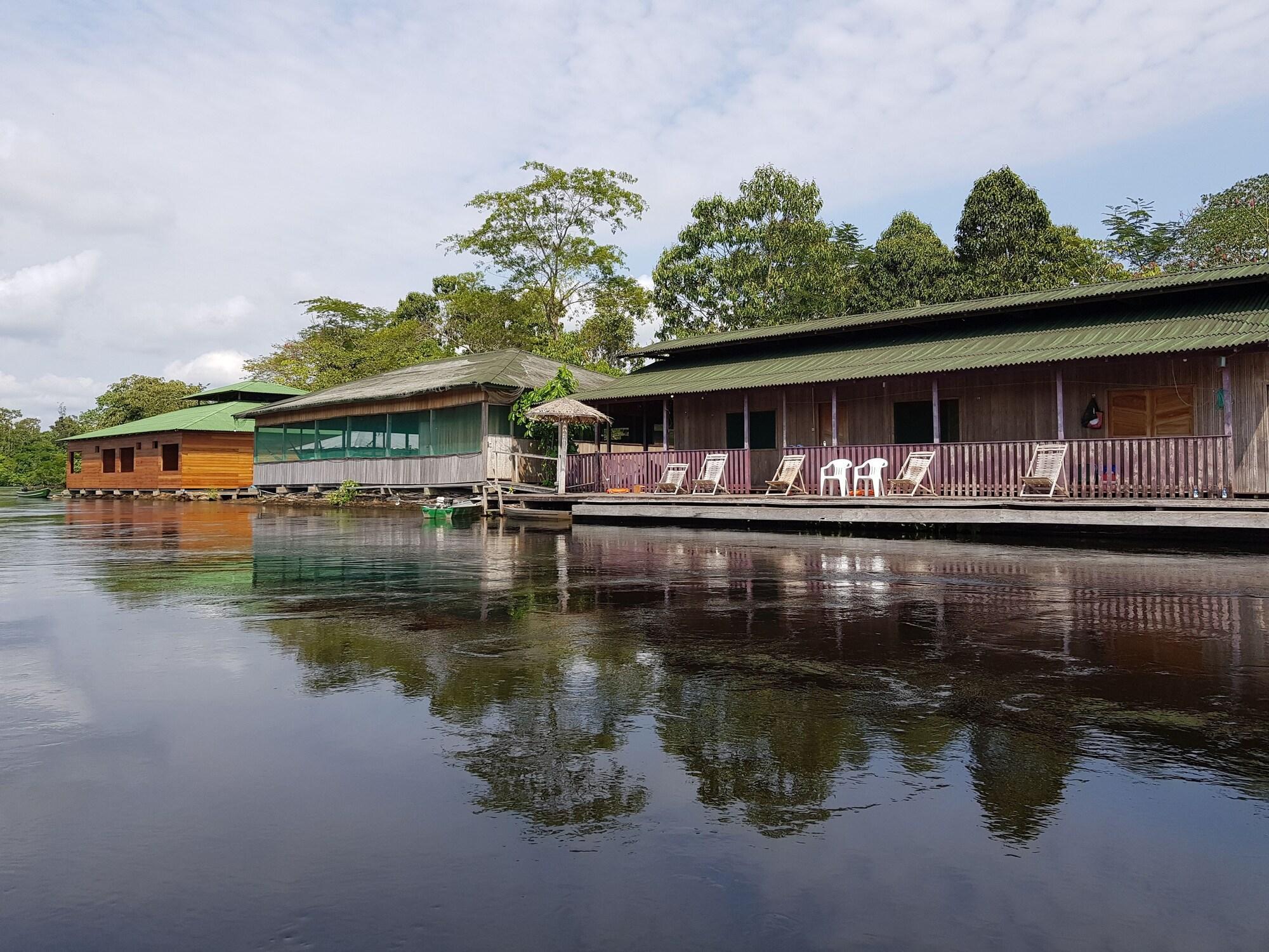 Vista Exterior Amazon EcoTourism Arowana Lodge
