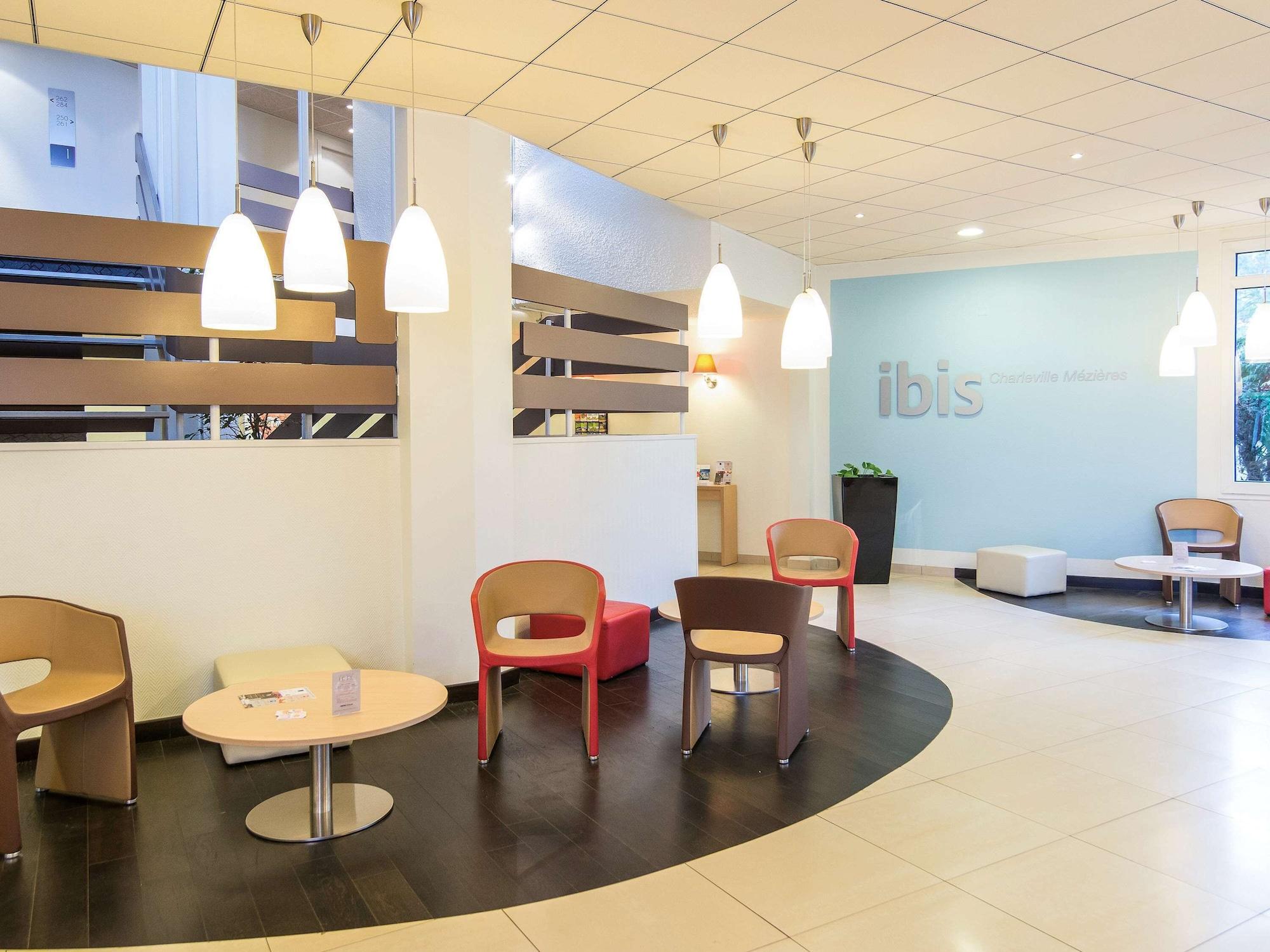 Bar/Salón ibis Charleville-Mezières