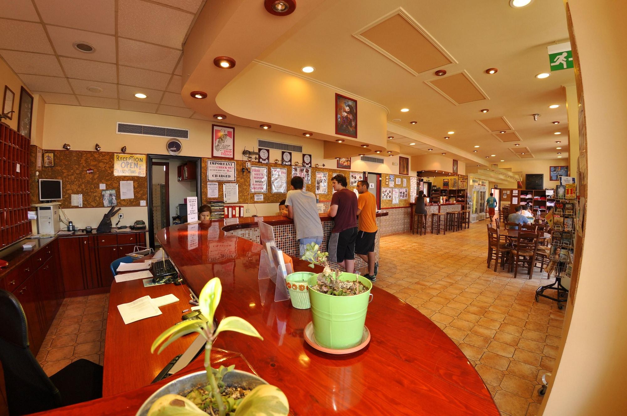 Vista Lobby The Pink Palace