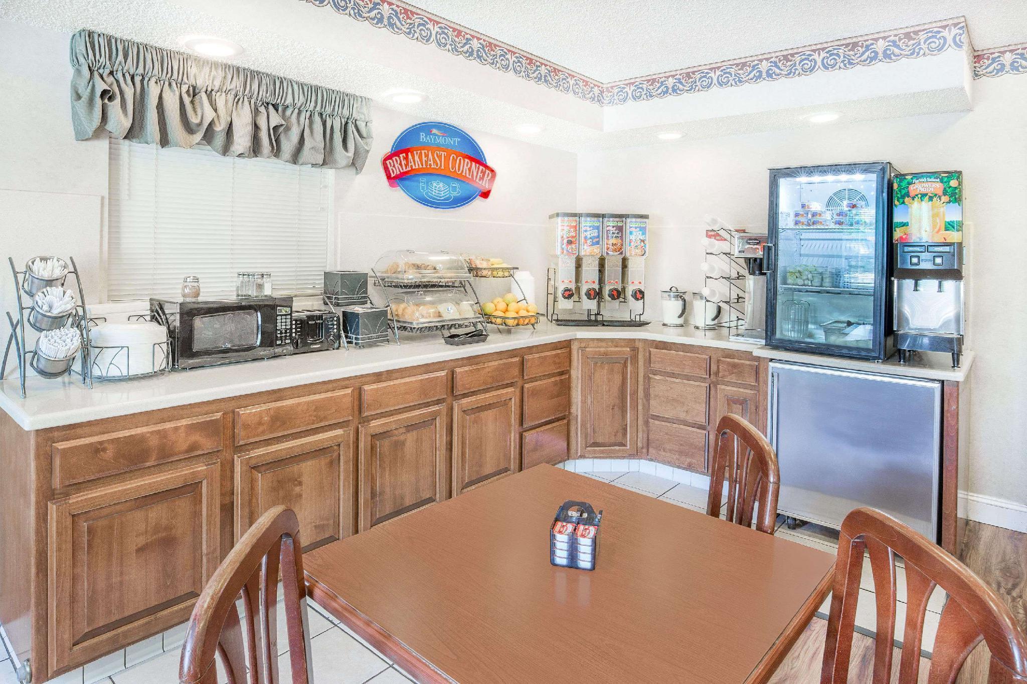 Restaurant SureStay Plus Hotel by Best Western Redding