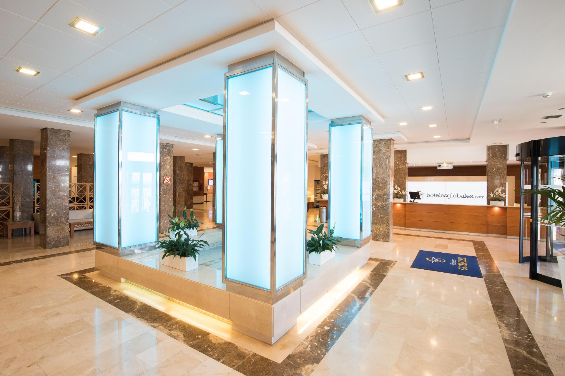 Vista Lobby Globales Club Almirante Farragut