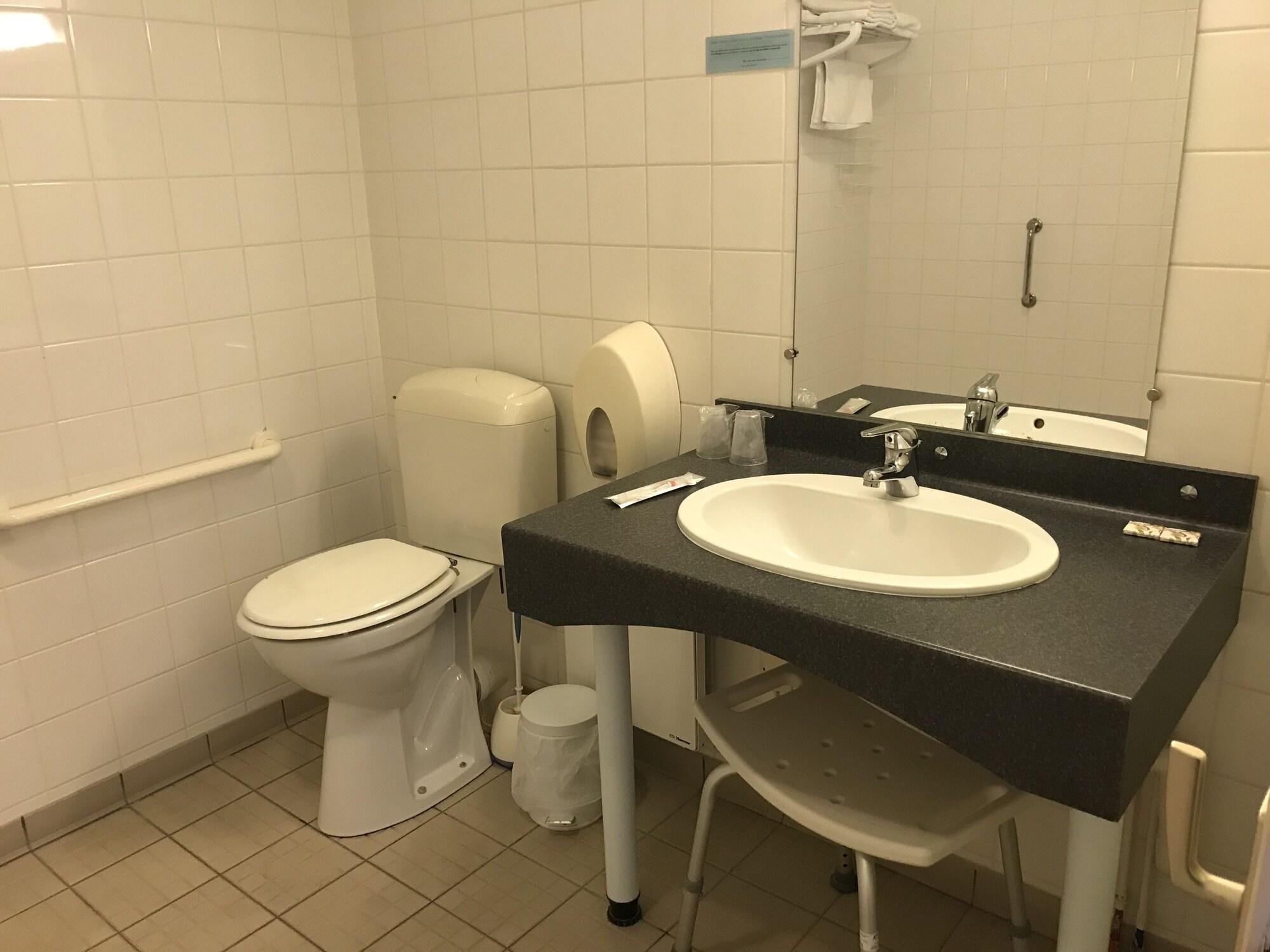 Equipamiento de Habitación Logis Hotel Saint-Joseph