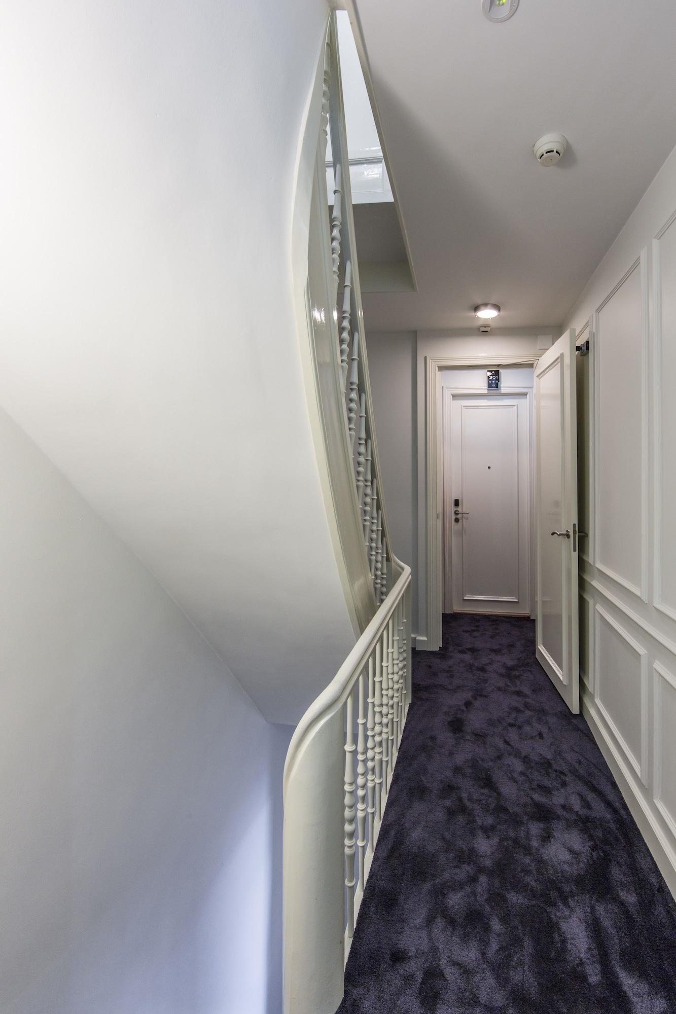 Vista Lobby No. 377 House