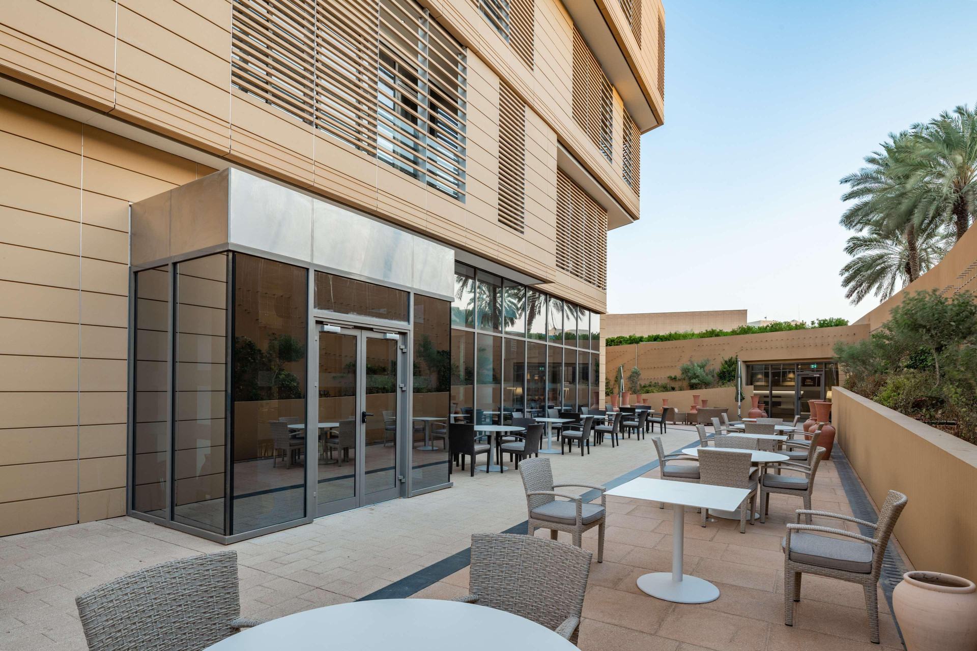 Restaurant Radisson Blu Hotel & Residence, Riyadh Diplomatic Quarter