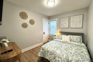 Alquiler Vacacional - Oak Park Bliss: 3BR, 2BA Gem