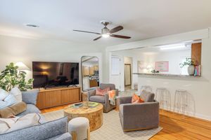 Alquiler Vacacional - < 1 Mi to Ole Miss & The Grove! Charming Getaway