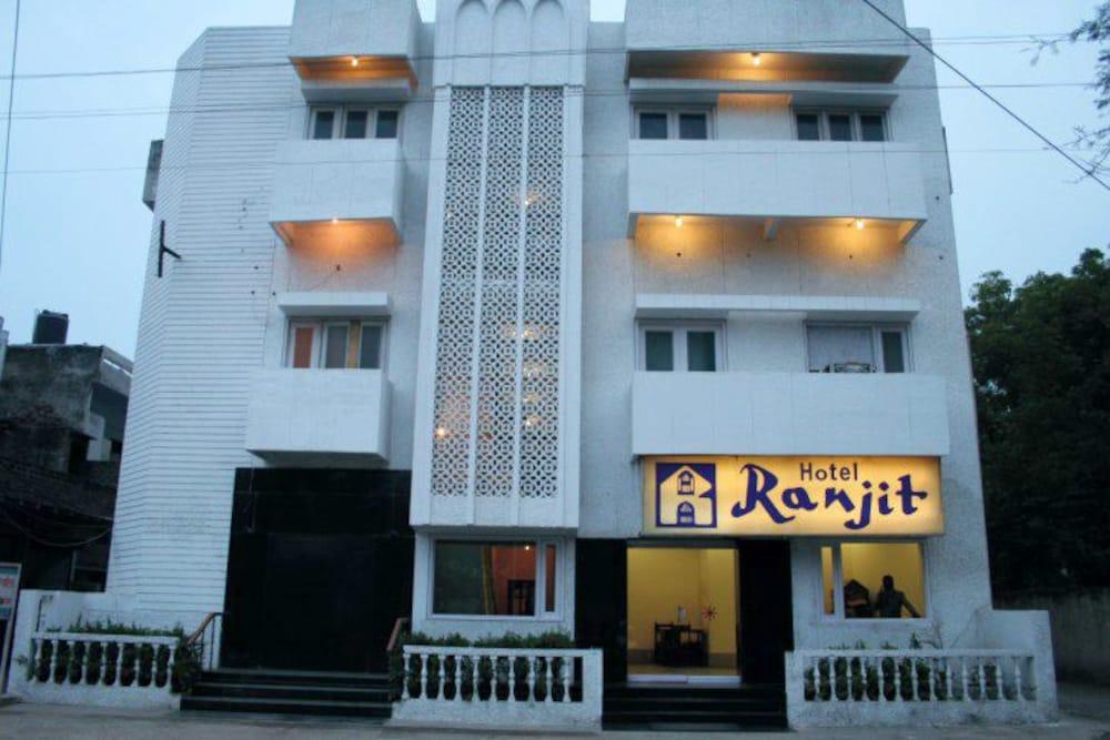 Varios Ranjit Hotel