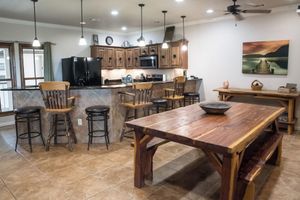 Alquiler Vacacional - Summer Price Drops! Ask about free night! on the Guadalupe River in Gruene!