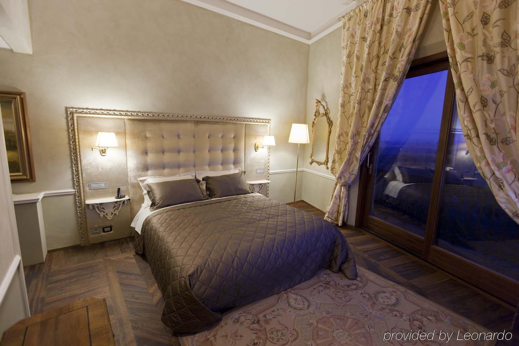 Vista Exterior Palazzo Carletti