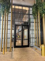 Alquiler Vacacional - Stylish 1BD Penthouse with Water Views, Gym & Fast WiFi in Downtown Miami.