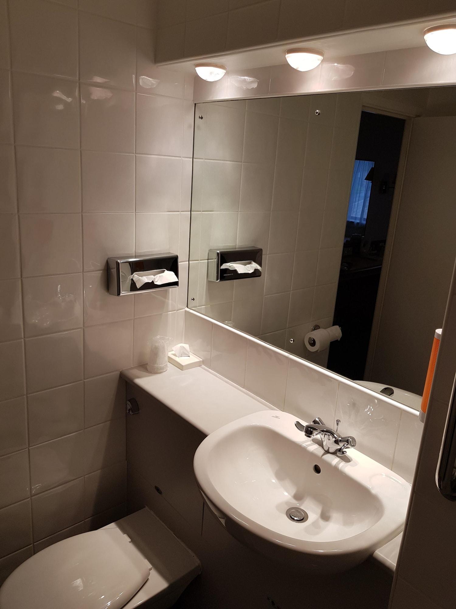 Equipamiento de Habitación Days Inn by Wyndham Membury M4