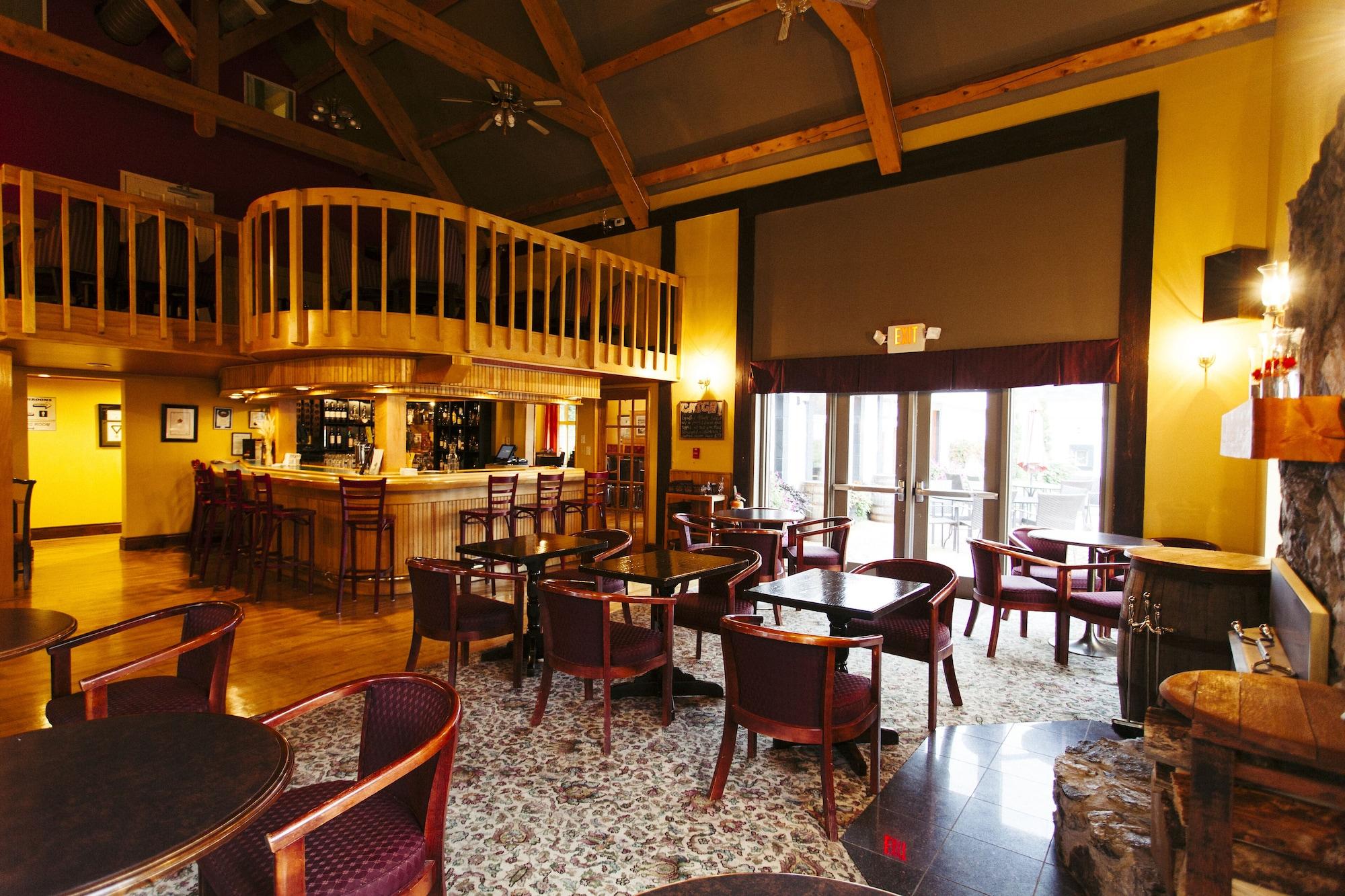 Bar/Salón Glenora Inn & Distillery
