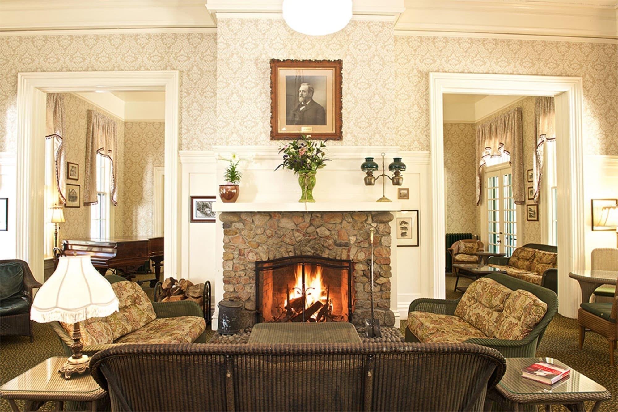 Vista do lobby Wawona Hotel