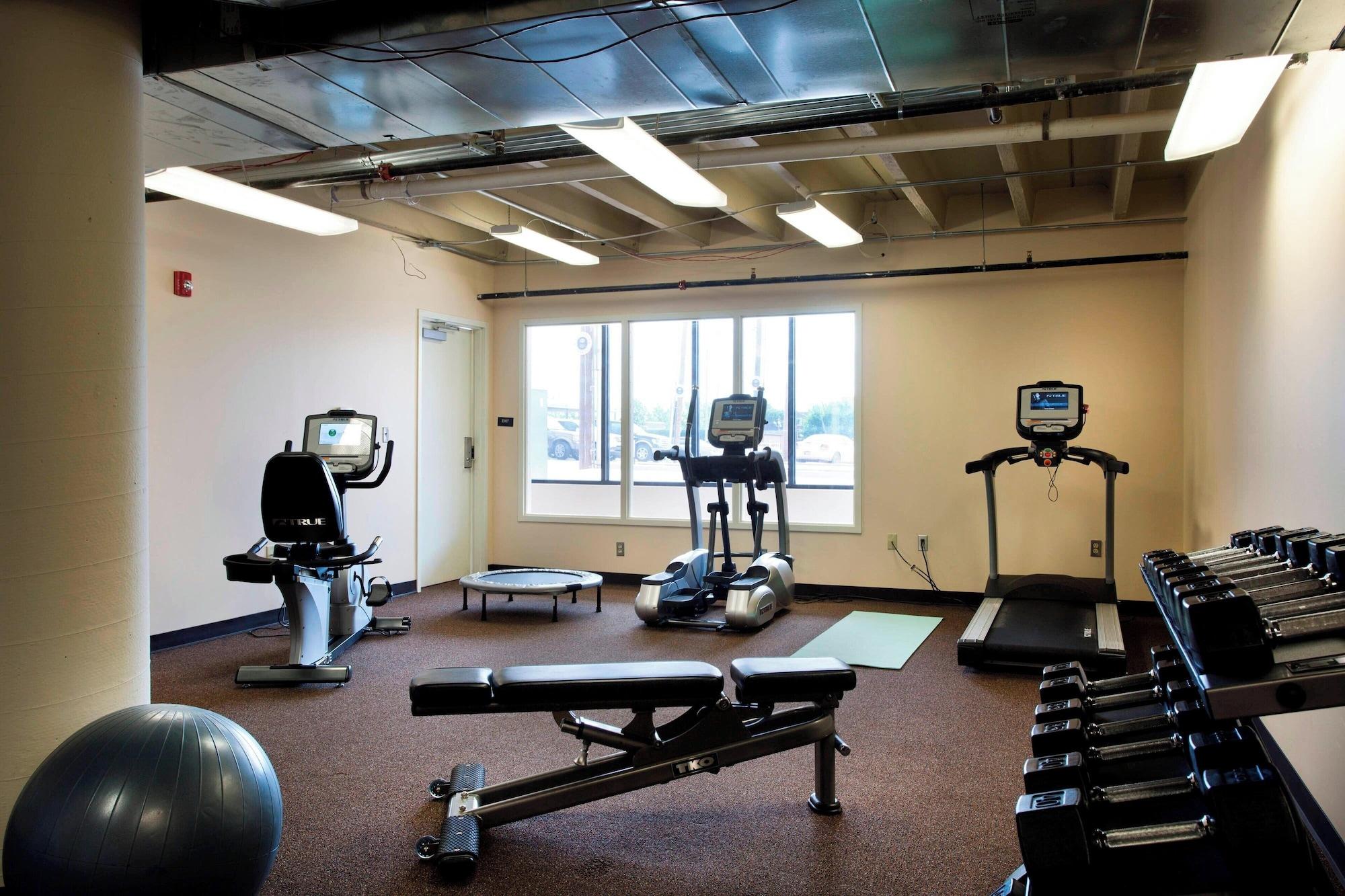 Gimnasio Ambassador Hotel Oklahoma City, Autograph Collection